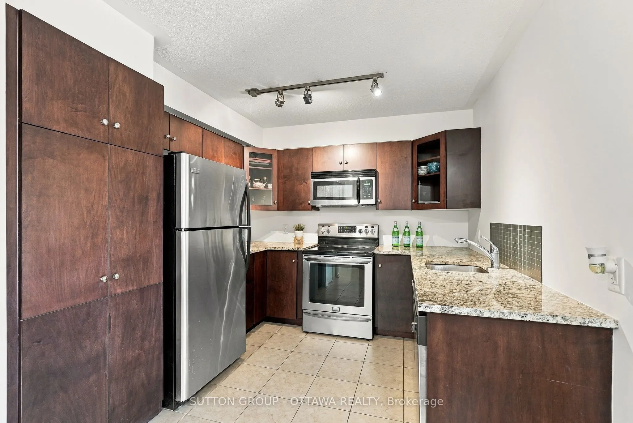 138 Somerset Street W #1012