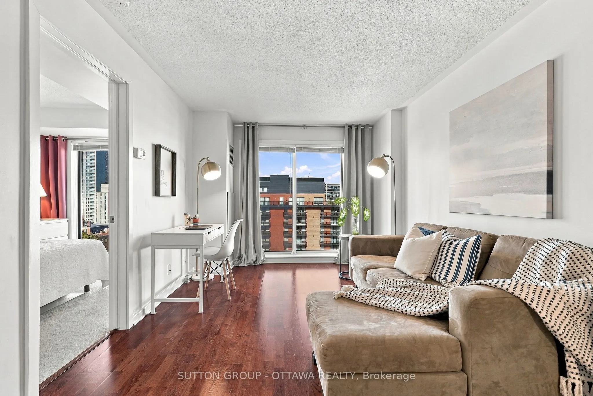 138 Somerset Street W #1012