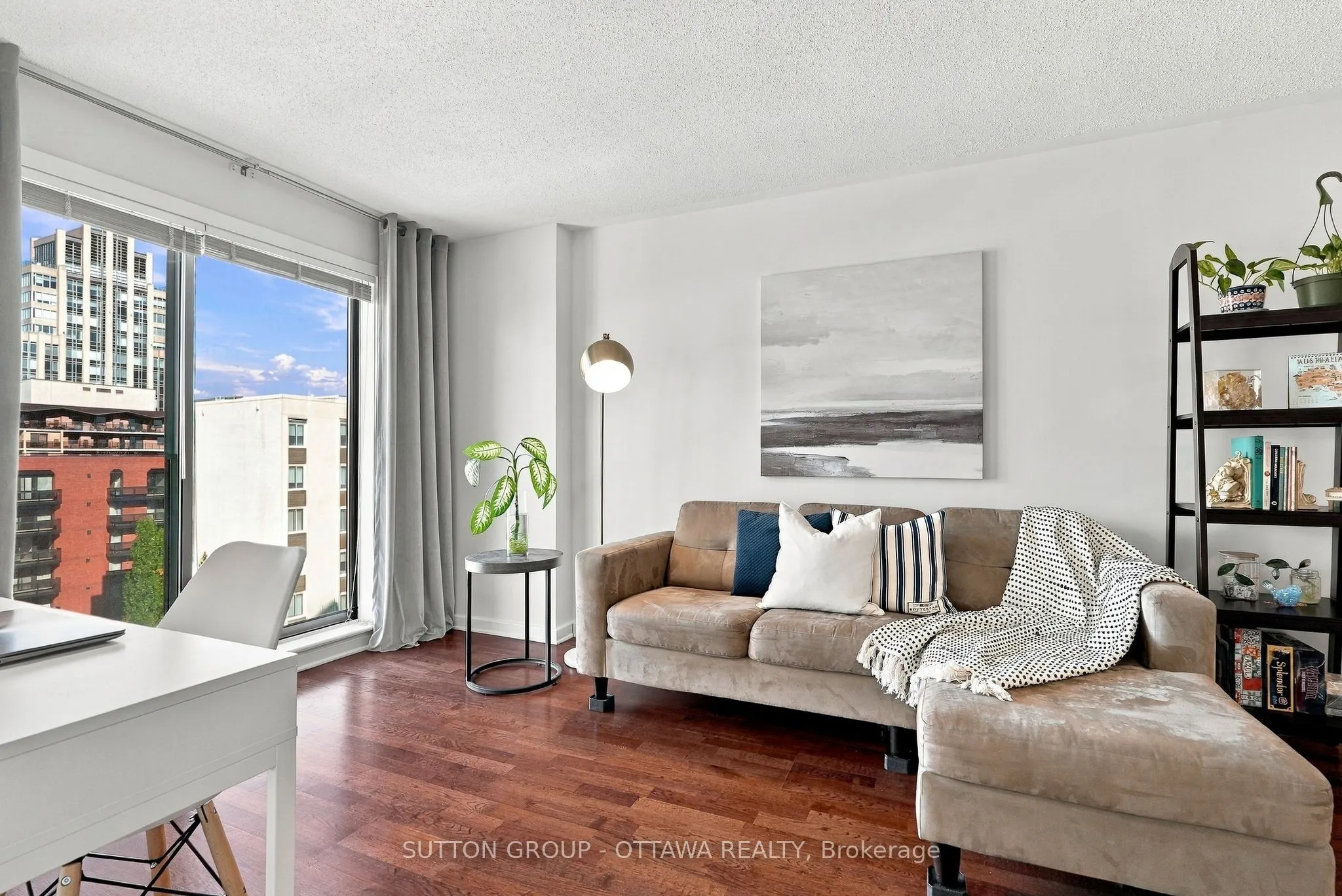 138 Somerset Street W #1012