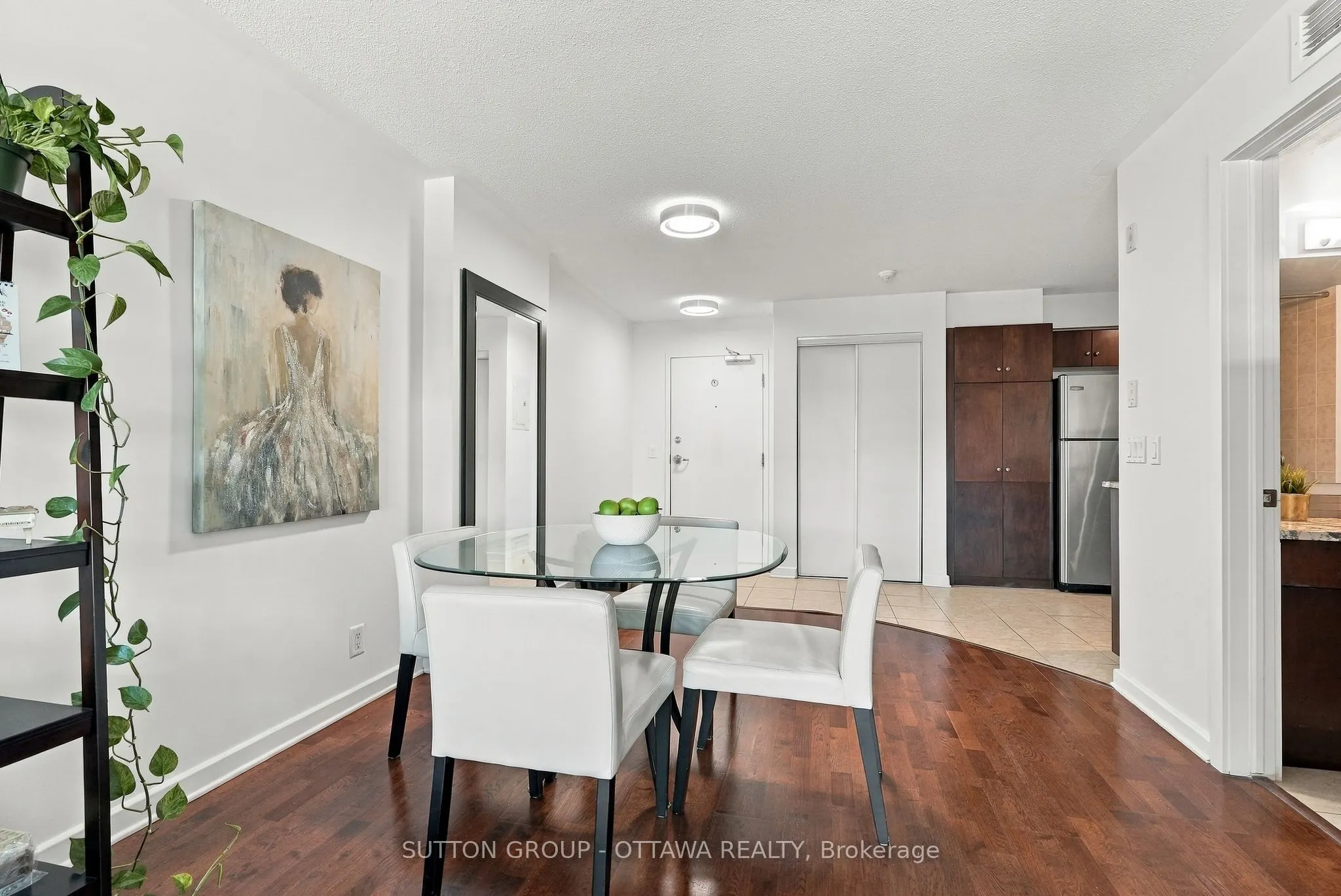 138 Somerset Street W #1012