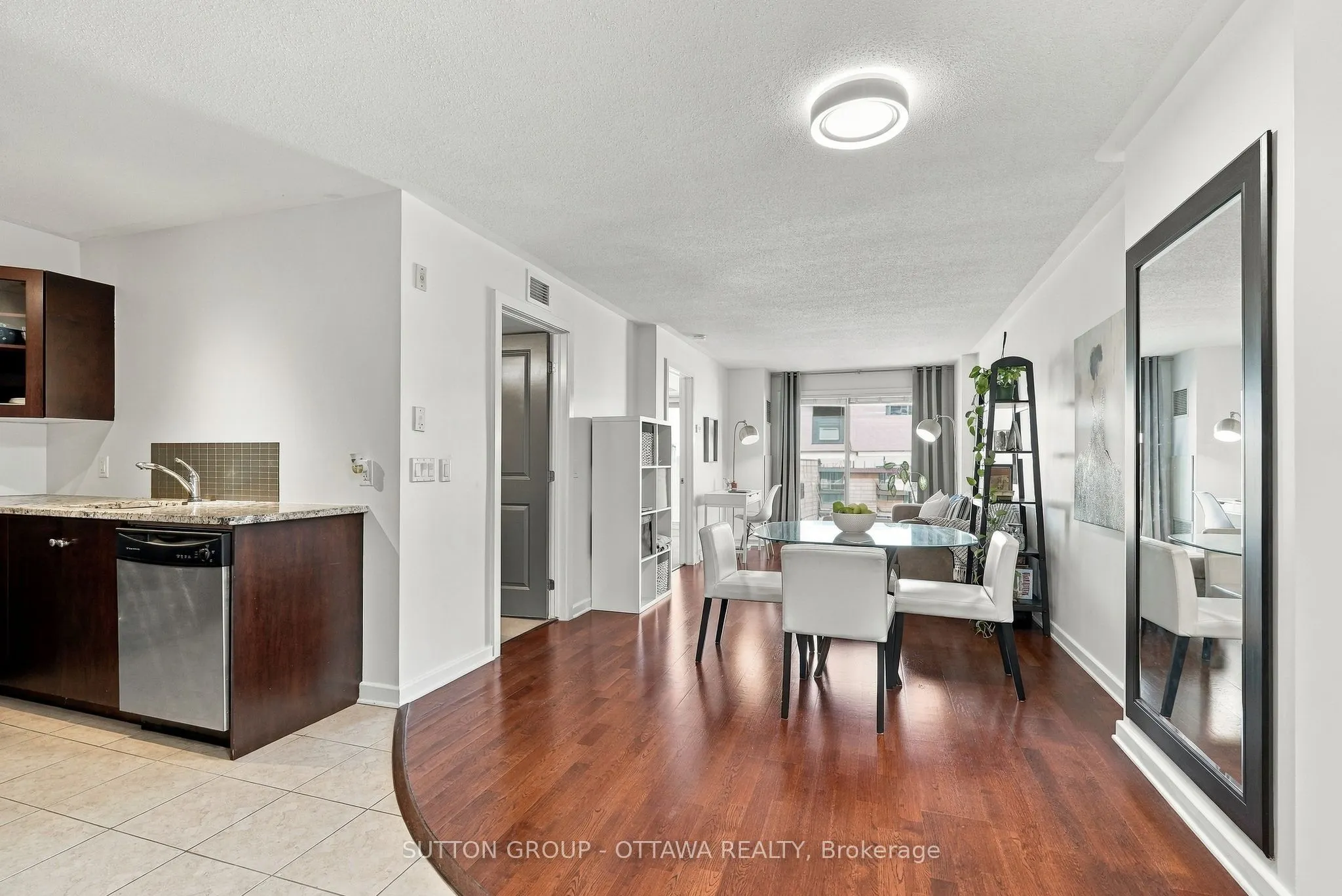 138 Somerset Street W #1012
