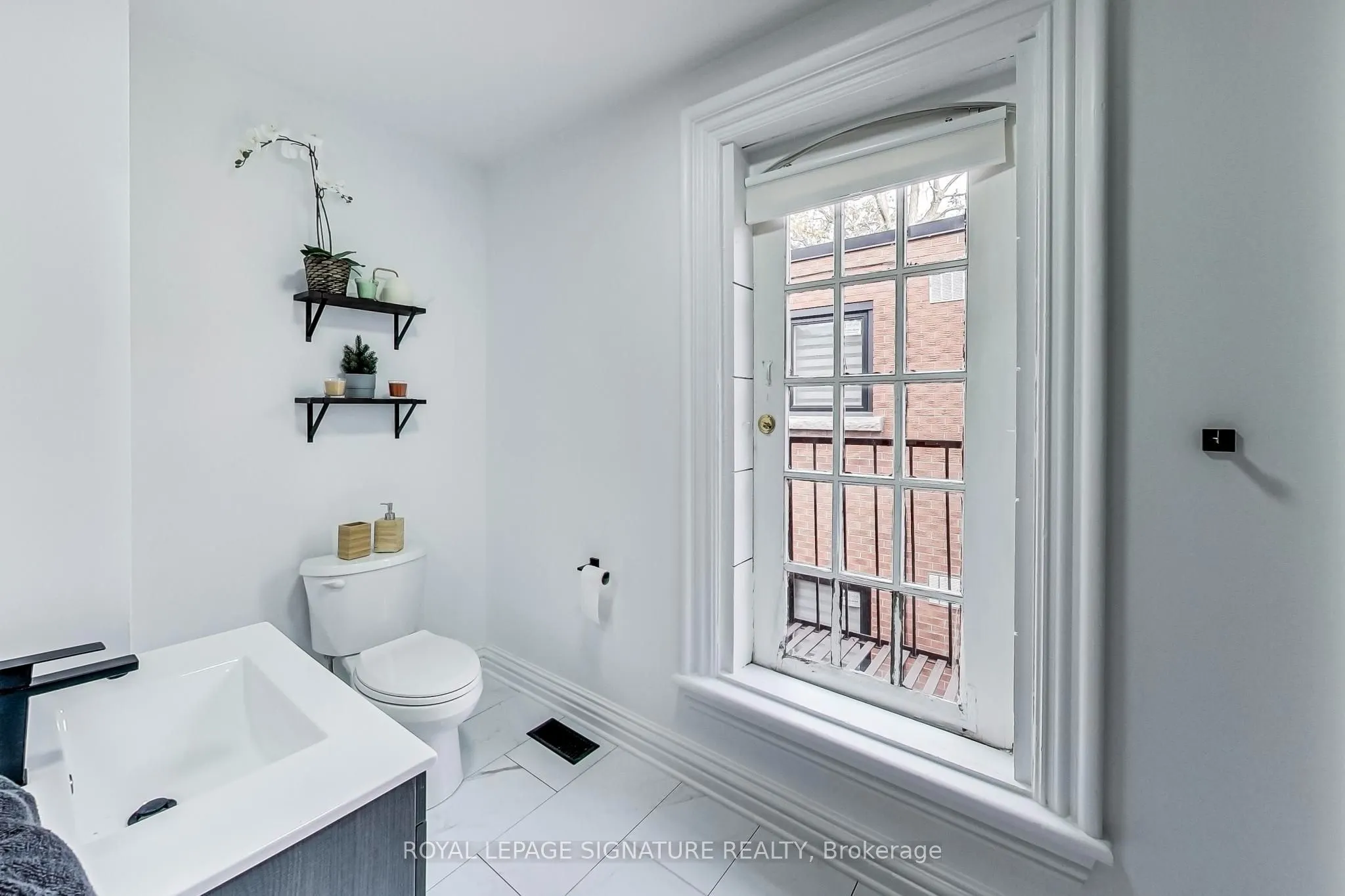 102 West Avenue S #2