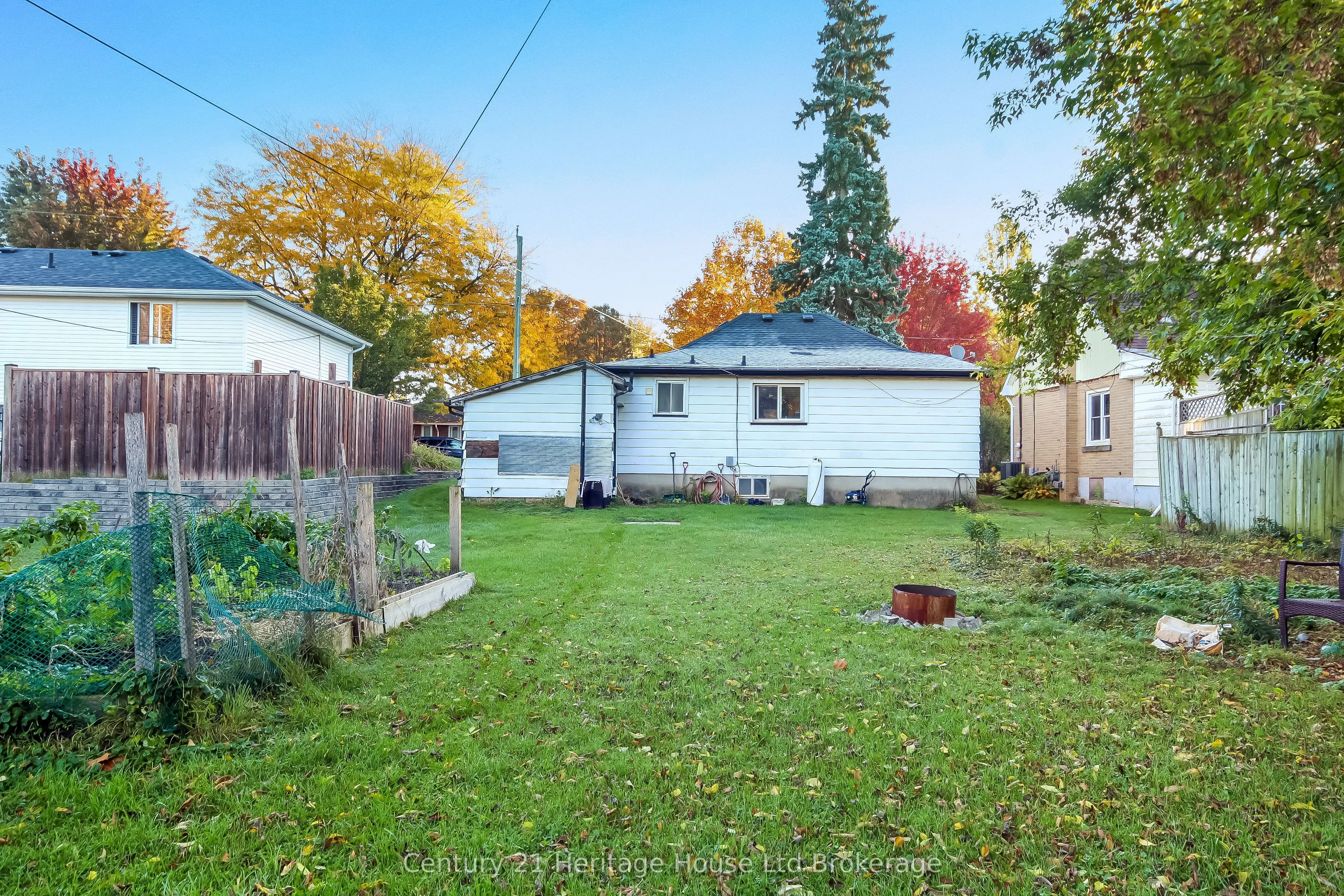 66 Bee Street