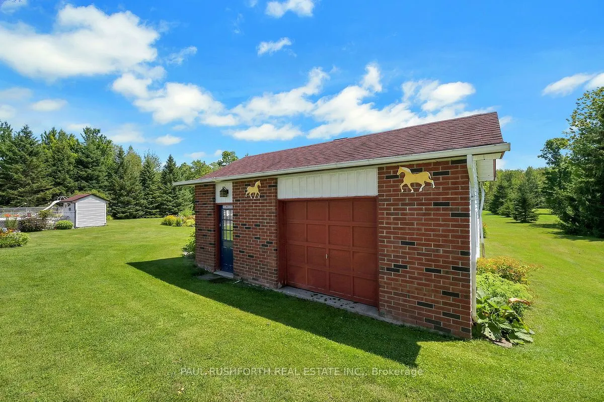 2362 Russland Road