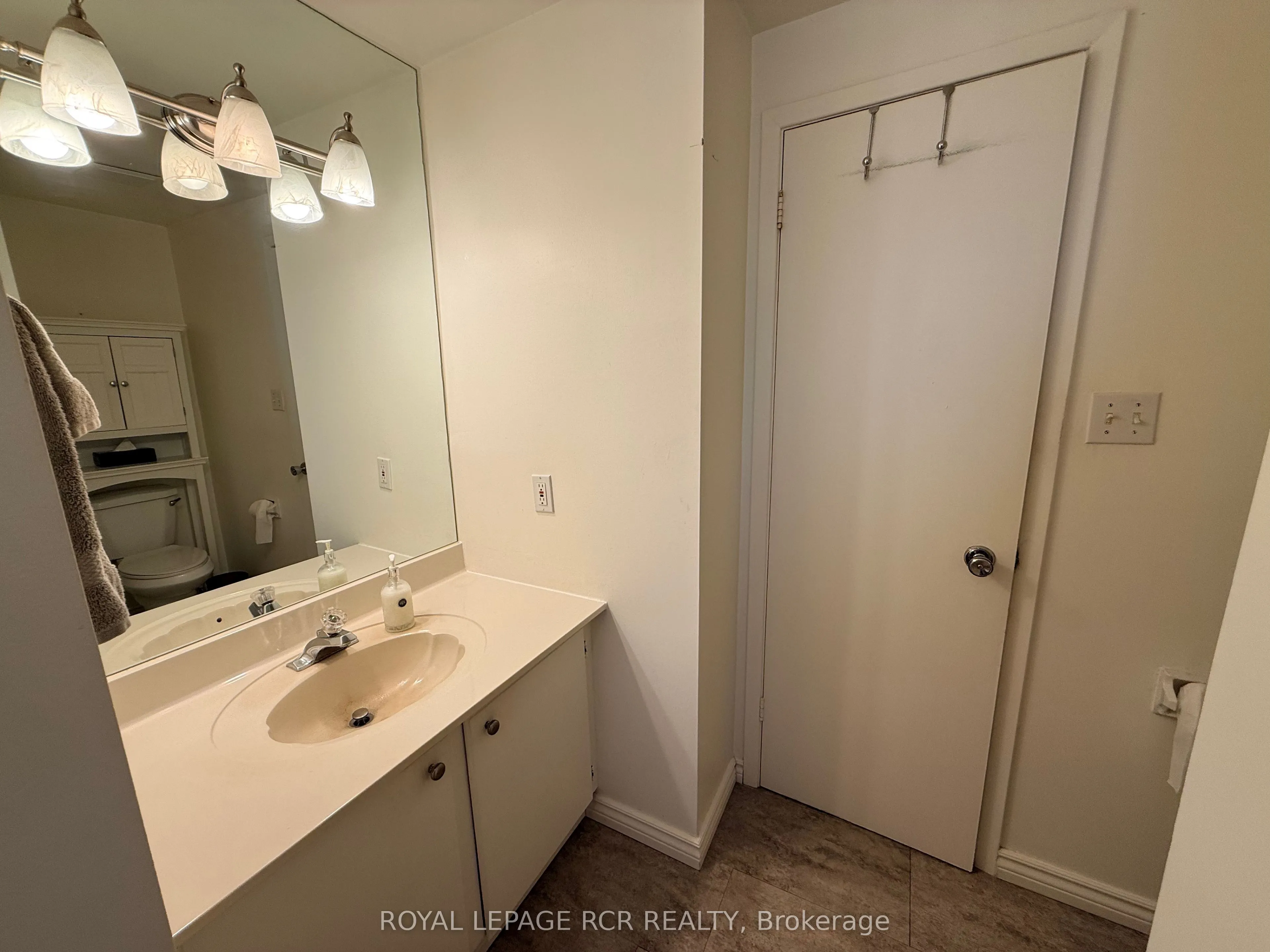466 Sandhill Court