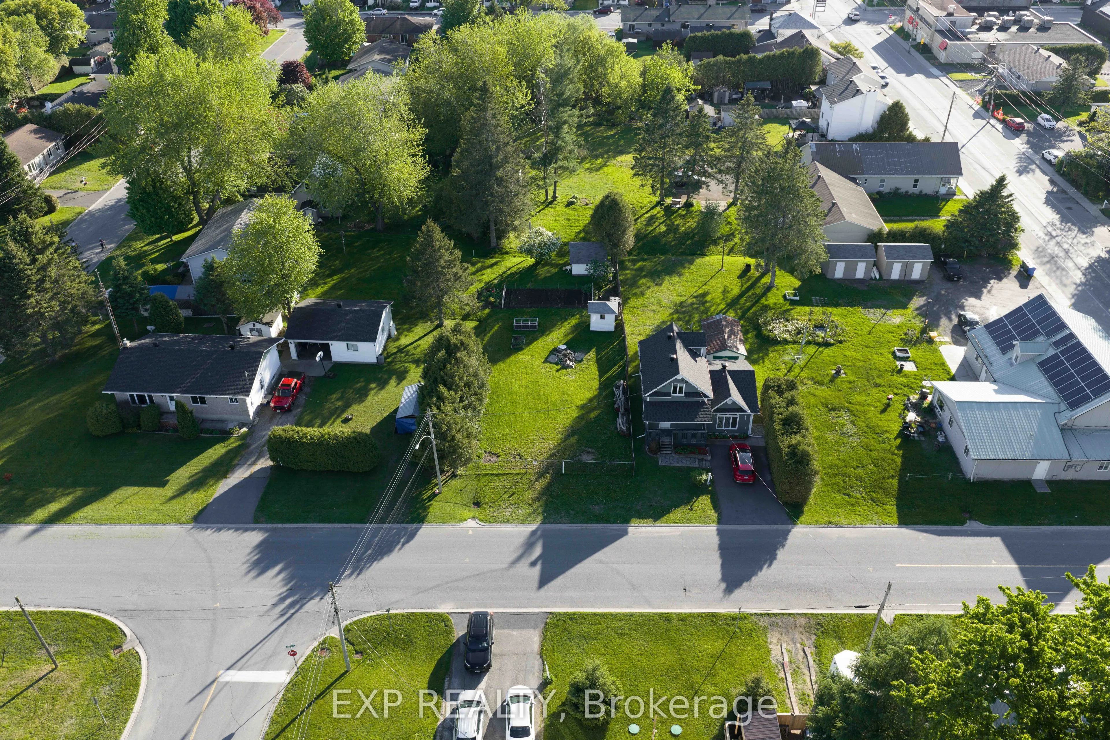 4 MONTCALM Street