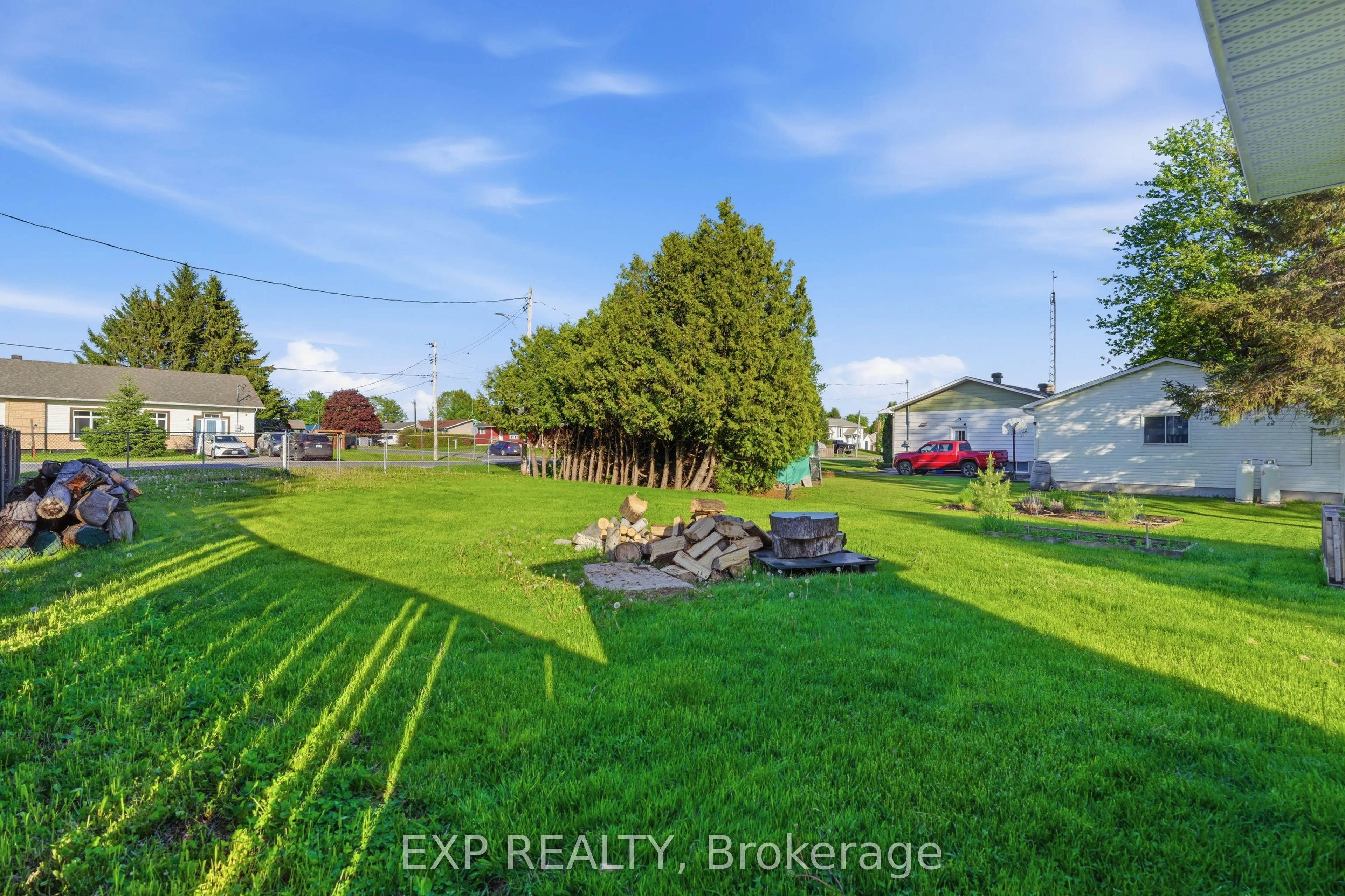 4 MONTCALM Street