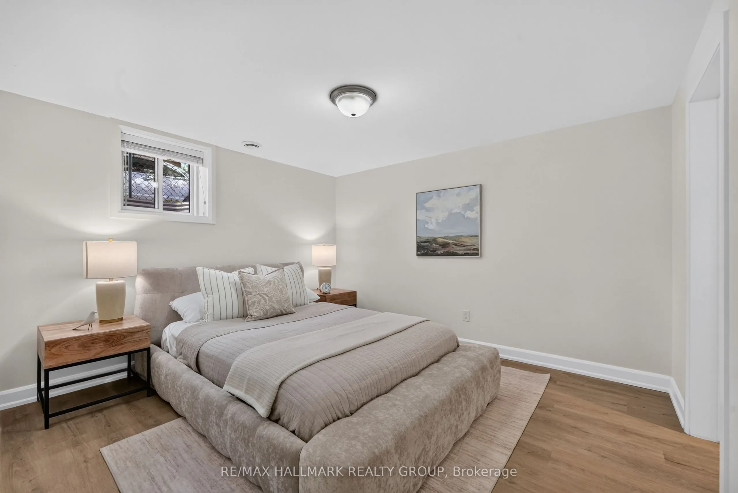 886 Trojan Avenue