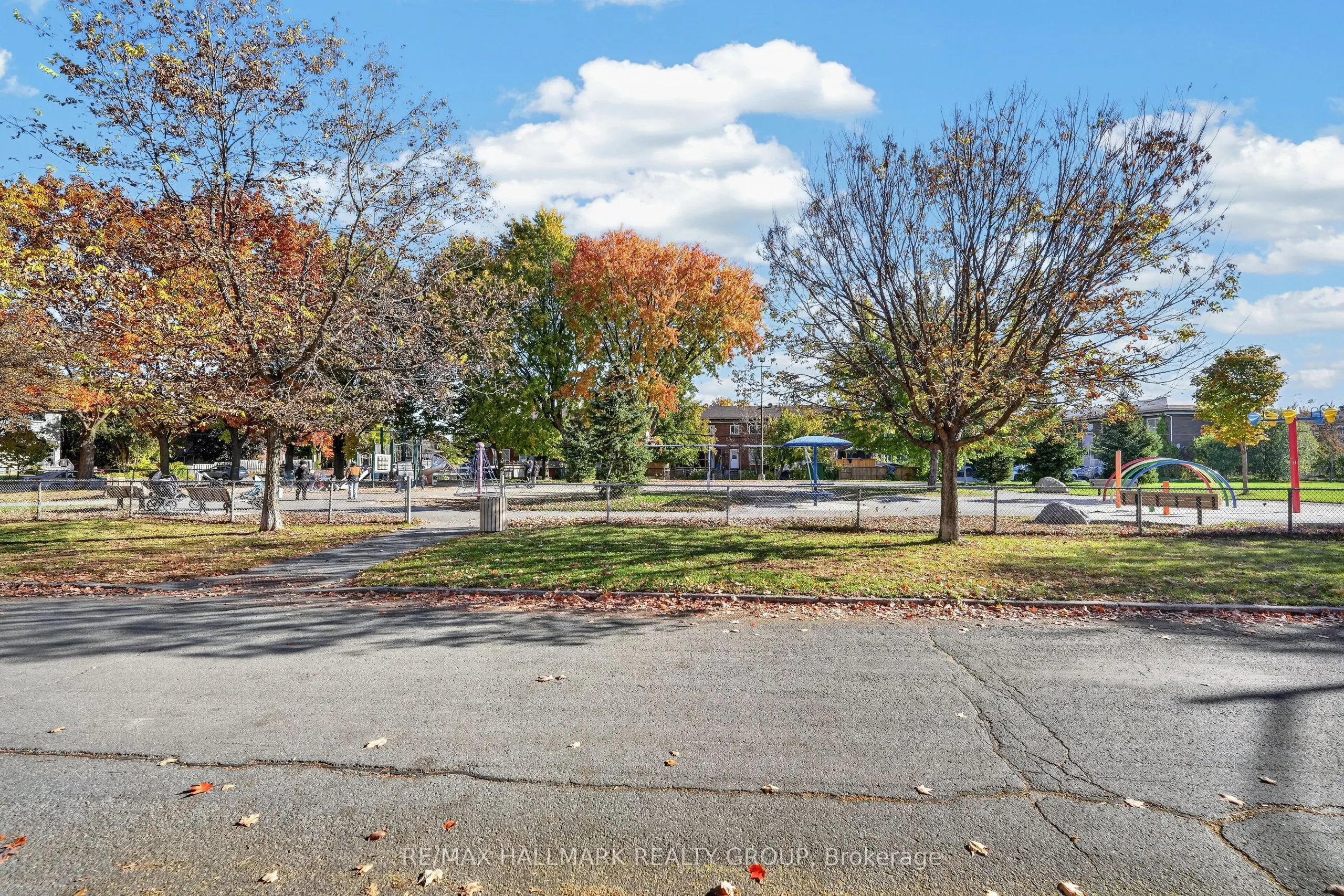 886 Trojan Avenue