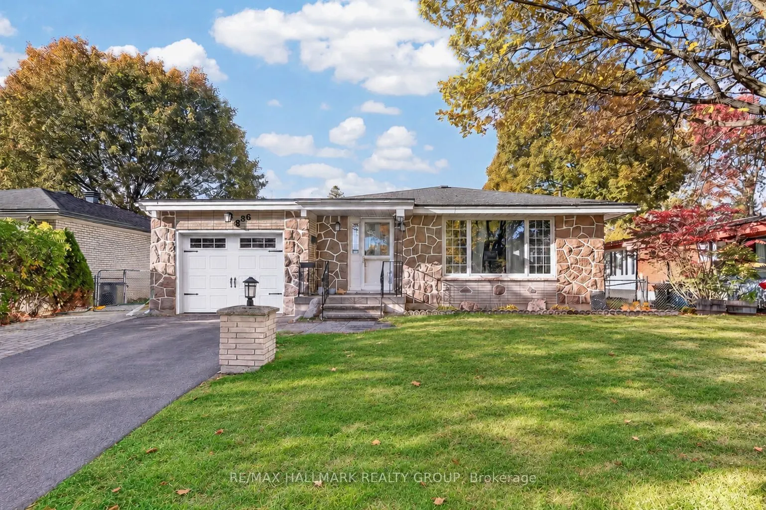 886 Trojan Avenue