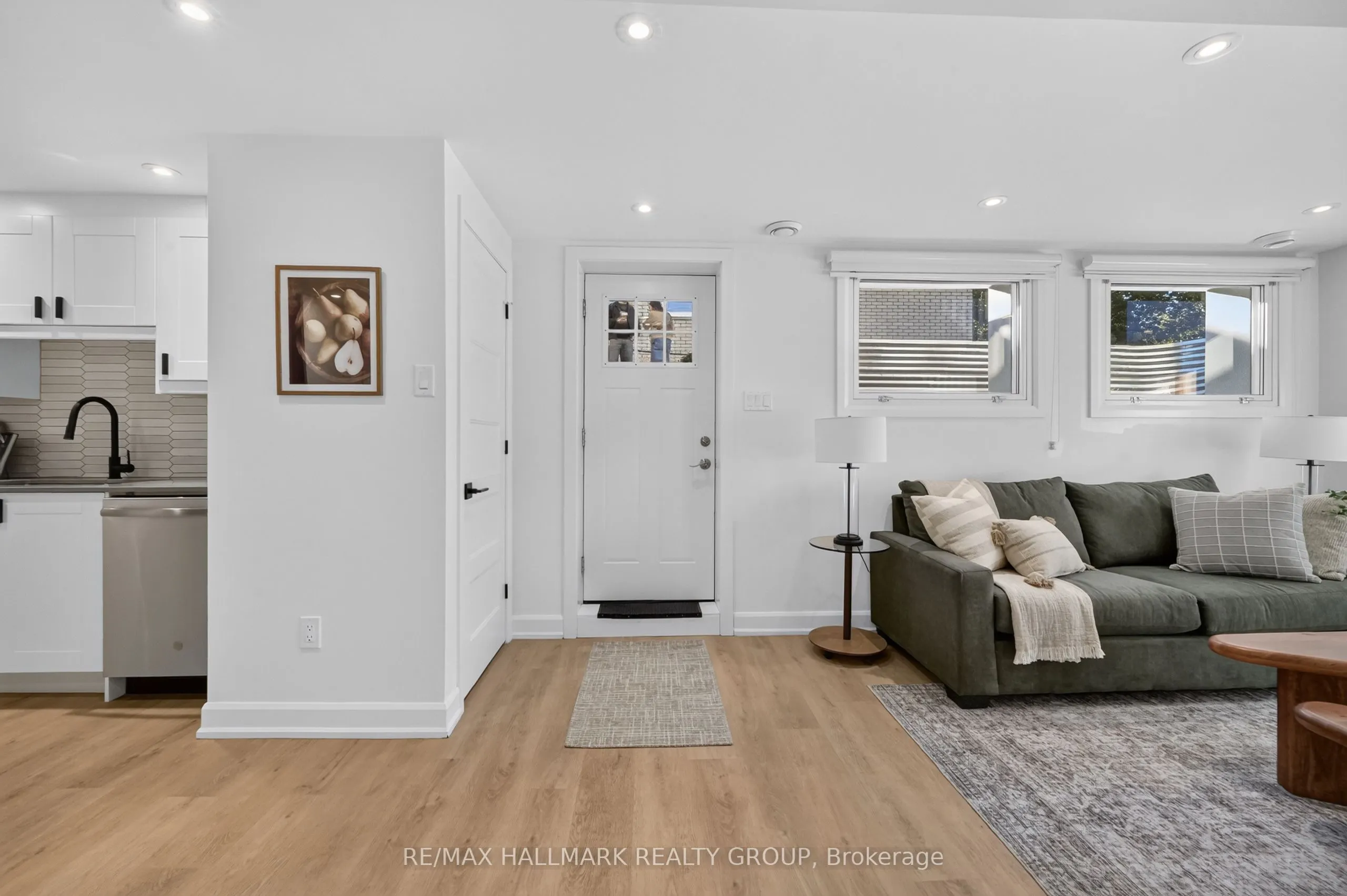 886 Trojan Avenue