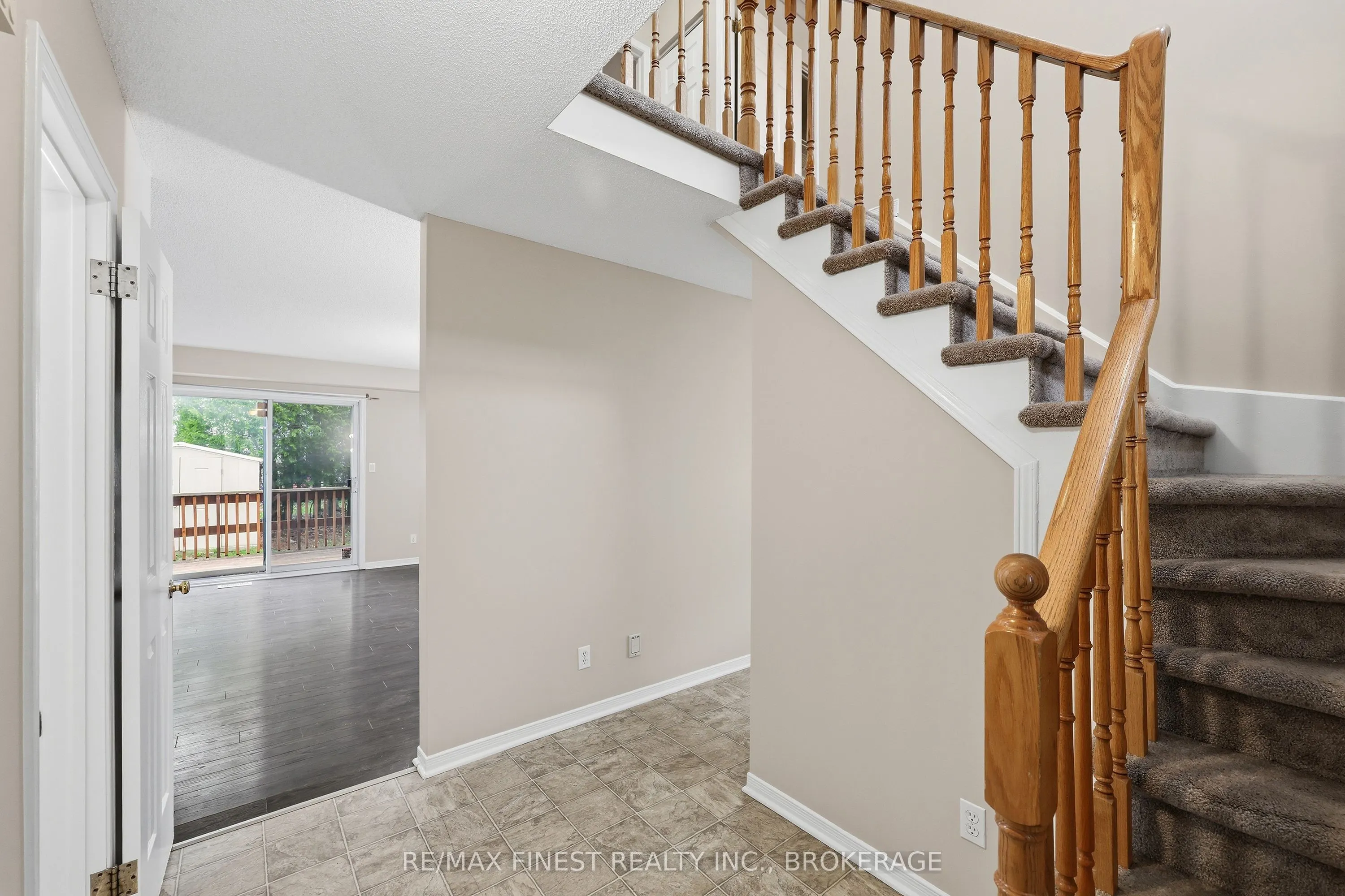 870 WALKER Court