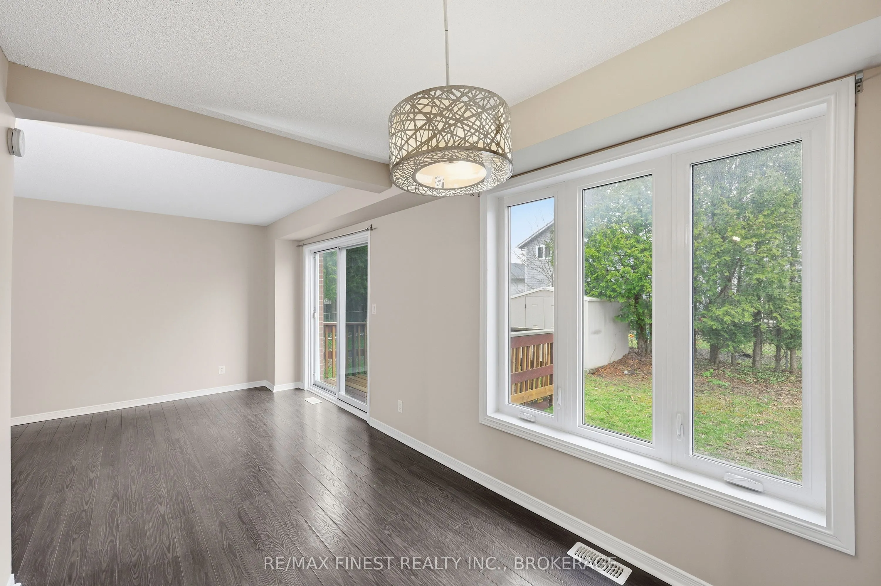 870 WALKER Court