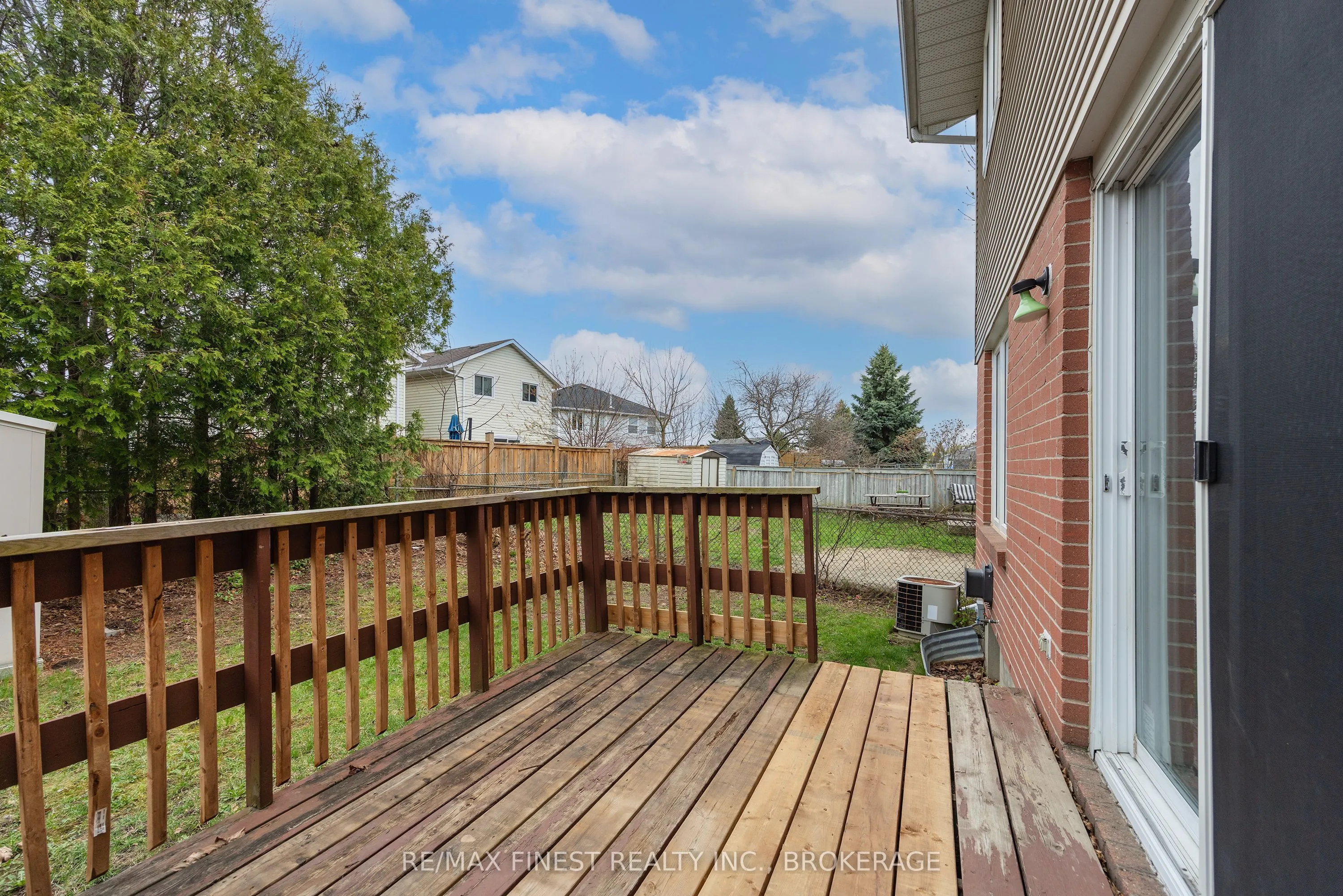 870 WALKER Court