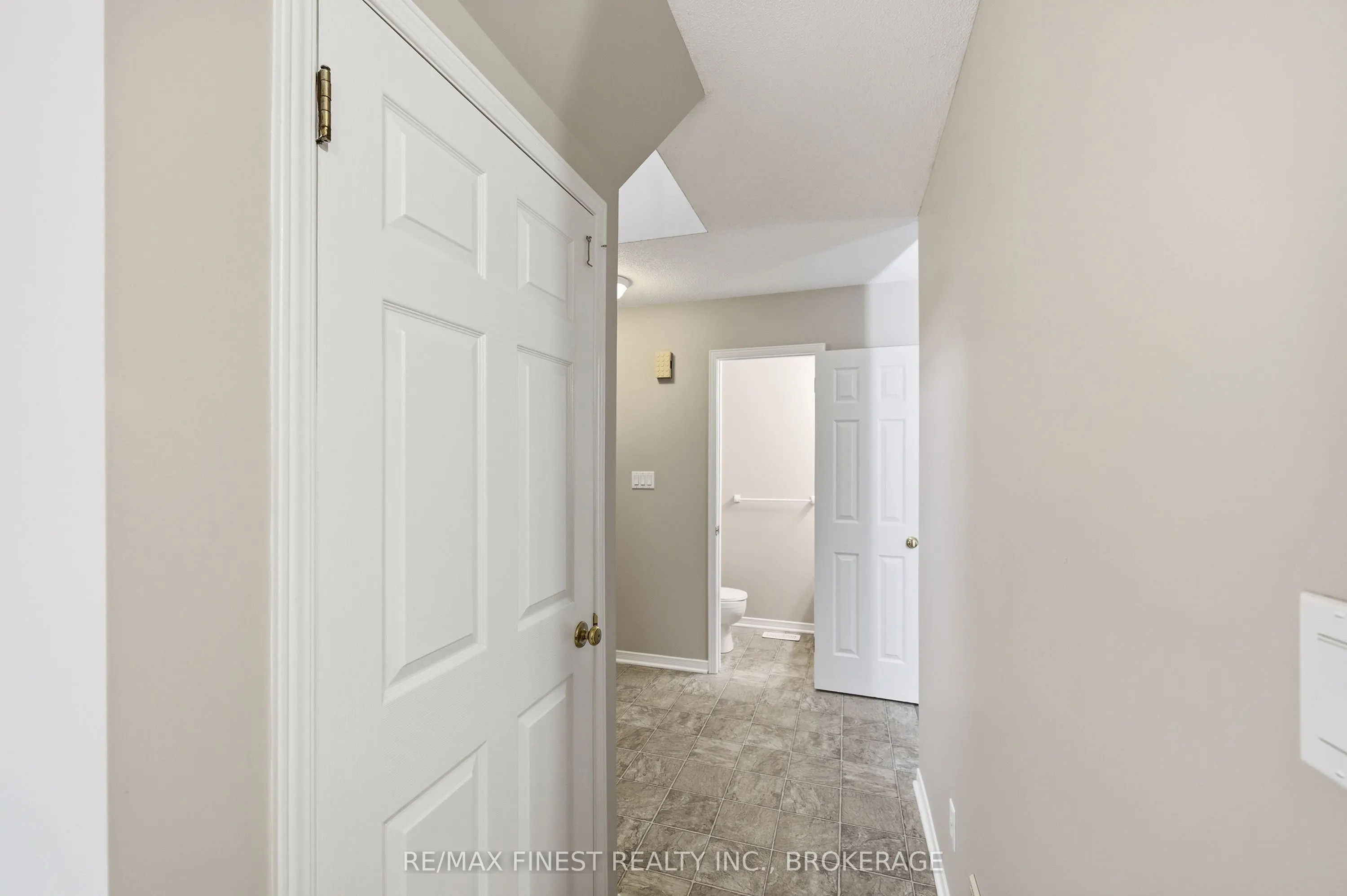 870 WALKER Court
