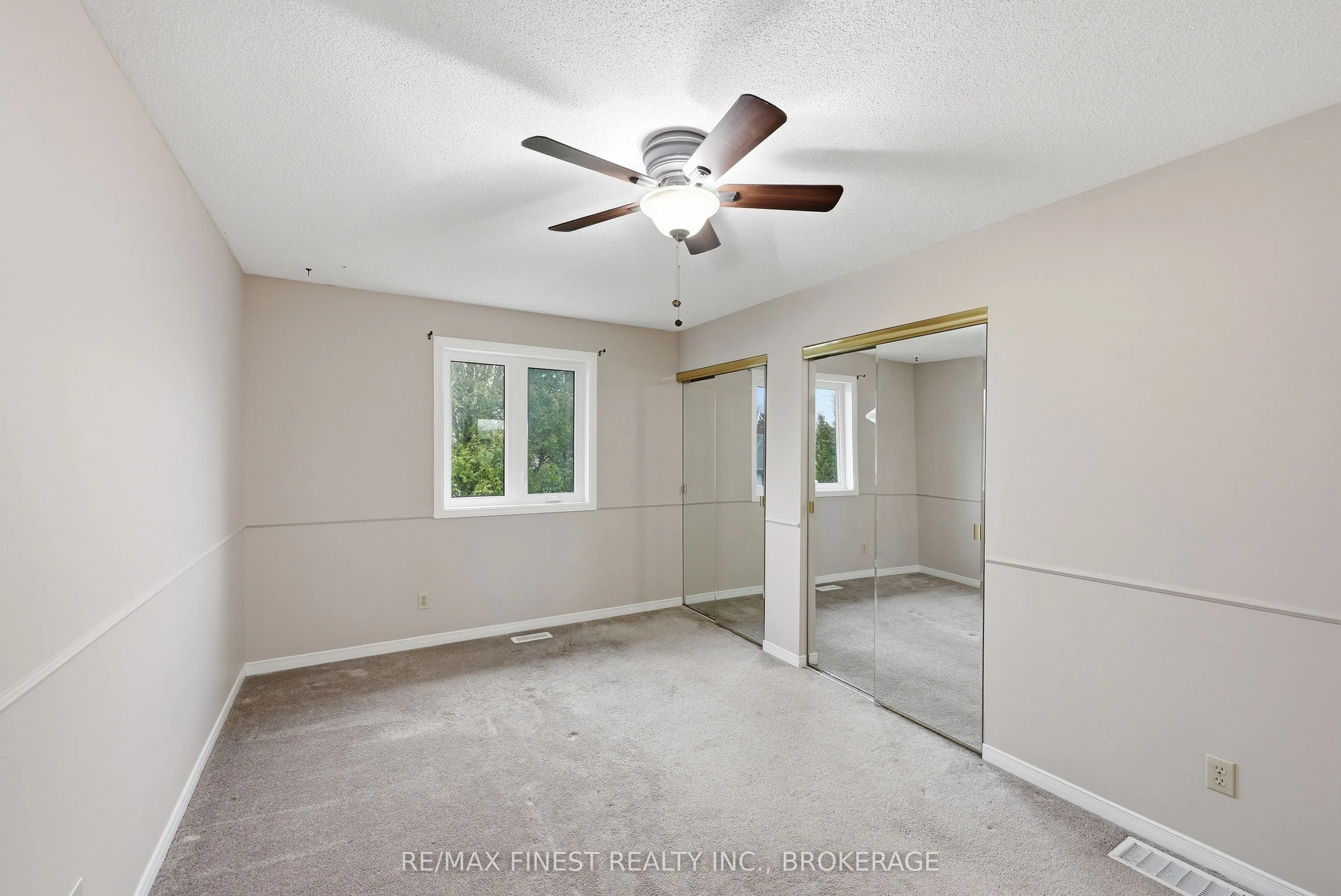 870 WALKER Court