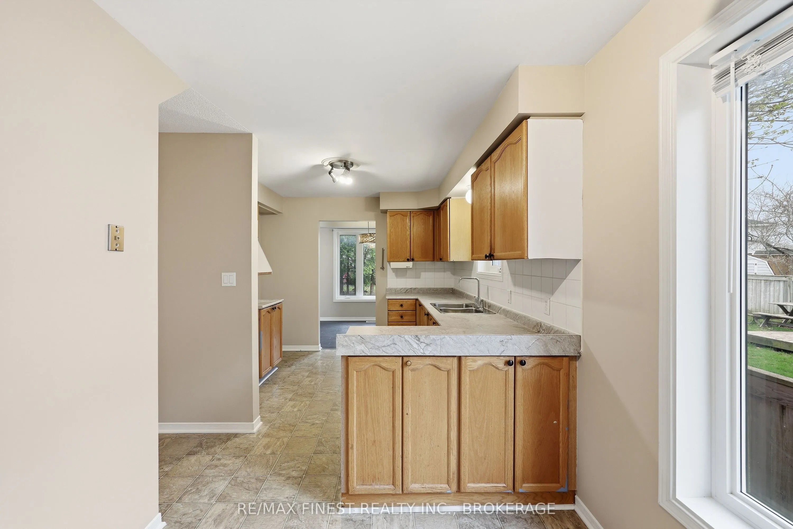 870 WALKER Court