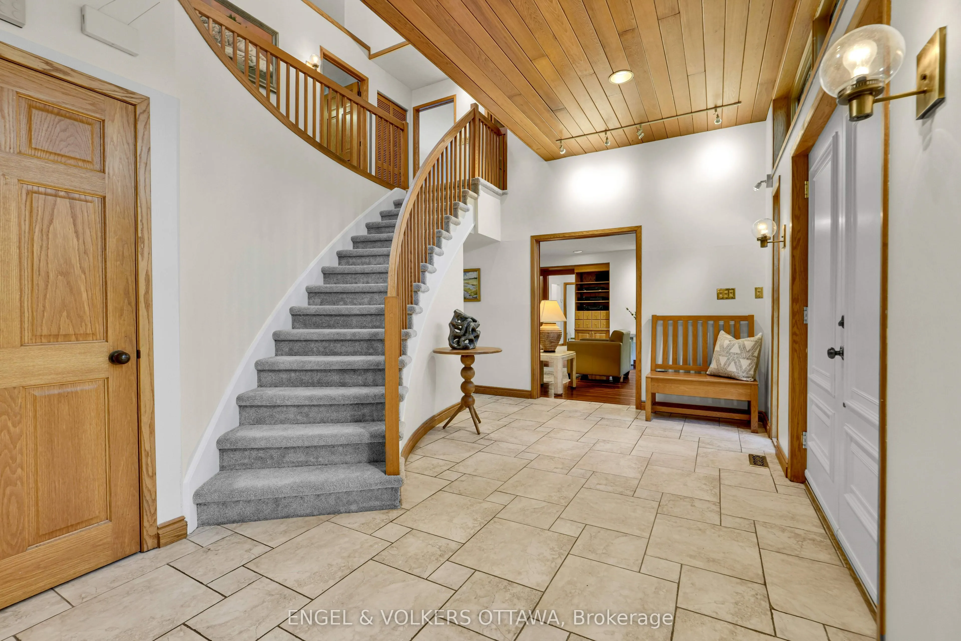 7 Mid Pines Grove
