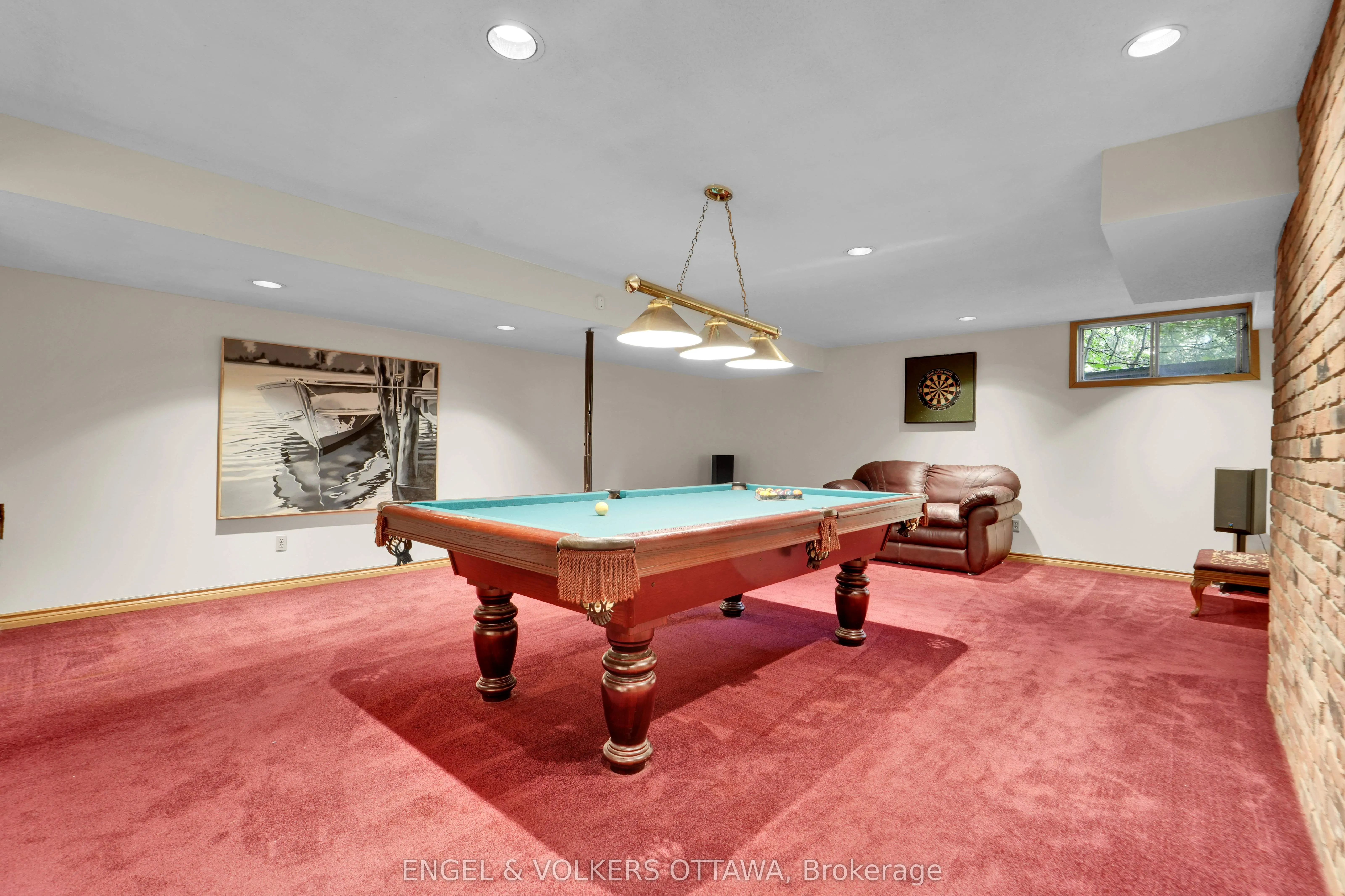 7 Mid Pines Grove