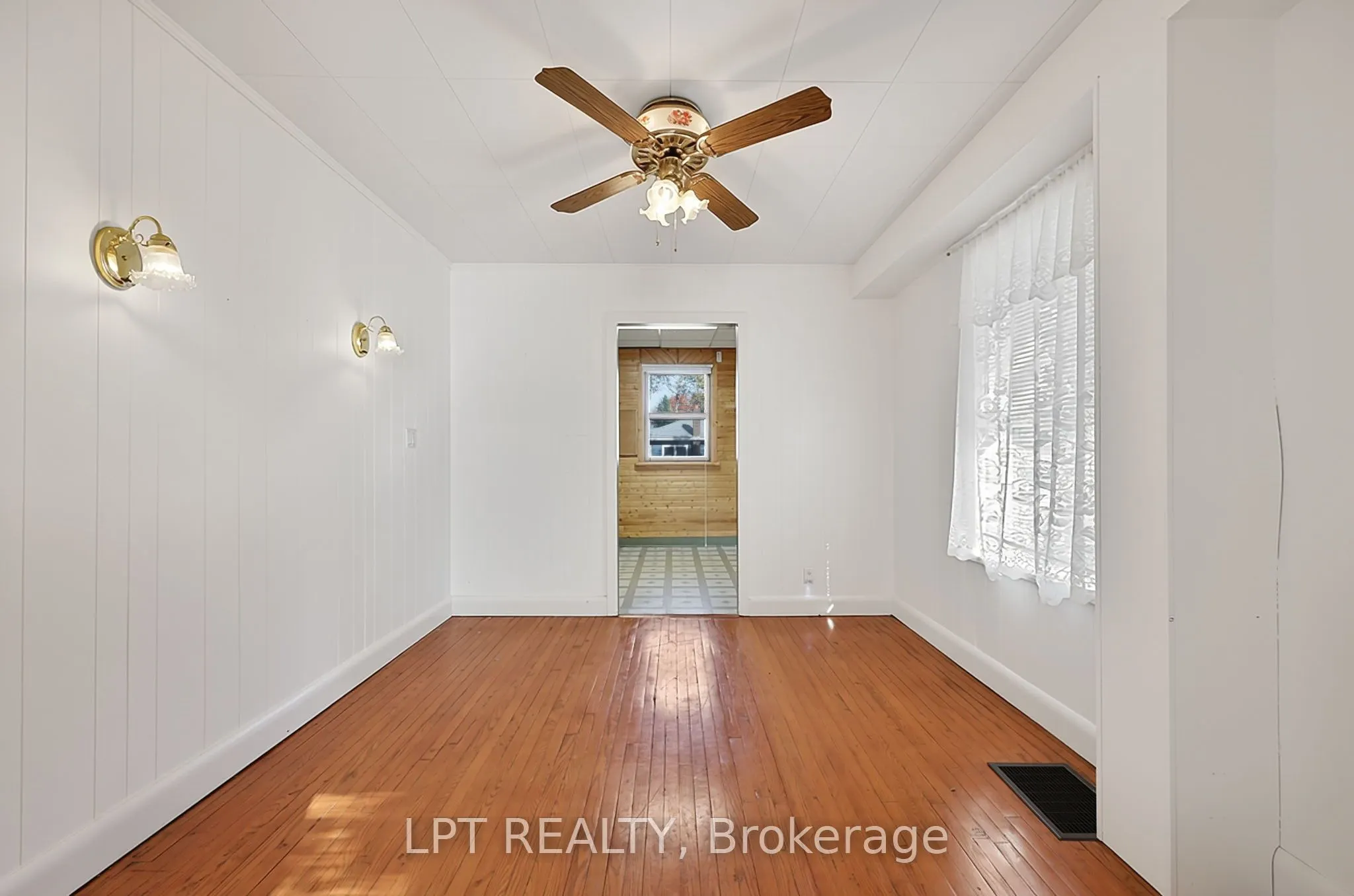 190 Winewood Avenue W