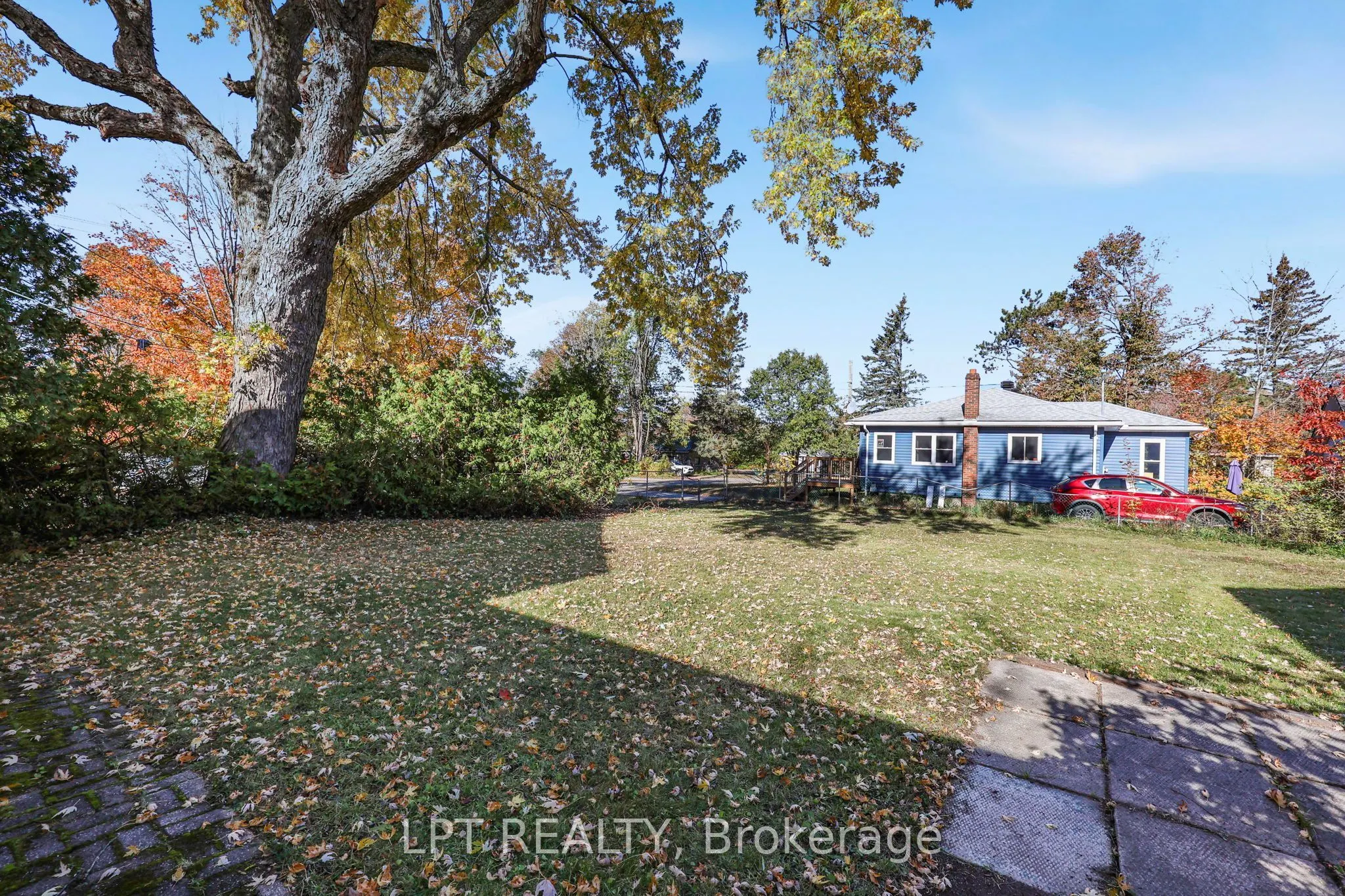 190 Winewood Avenue W