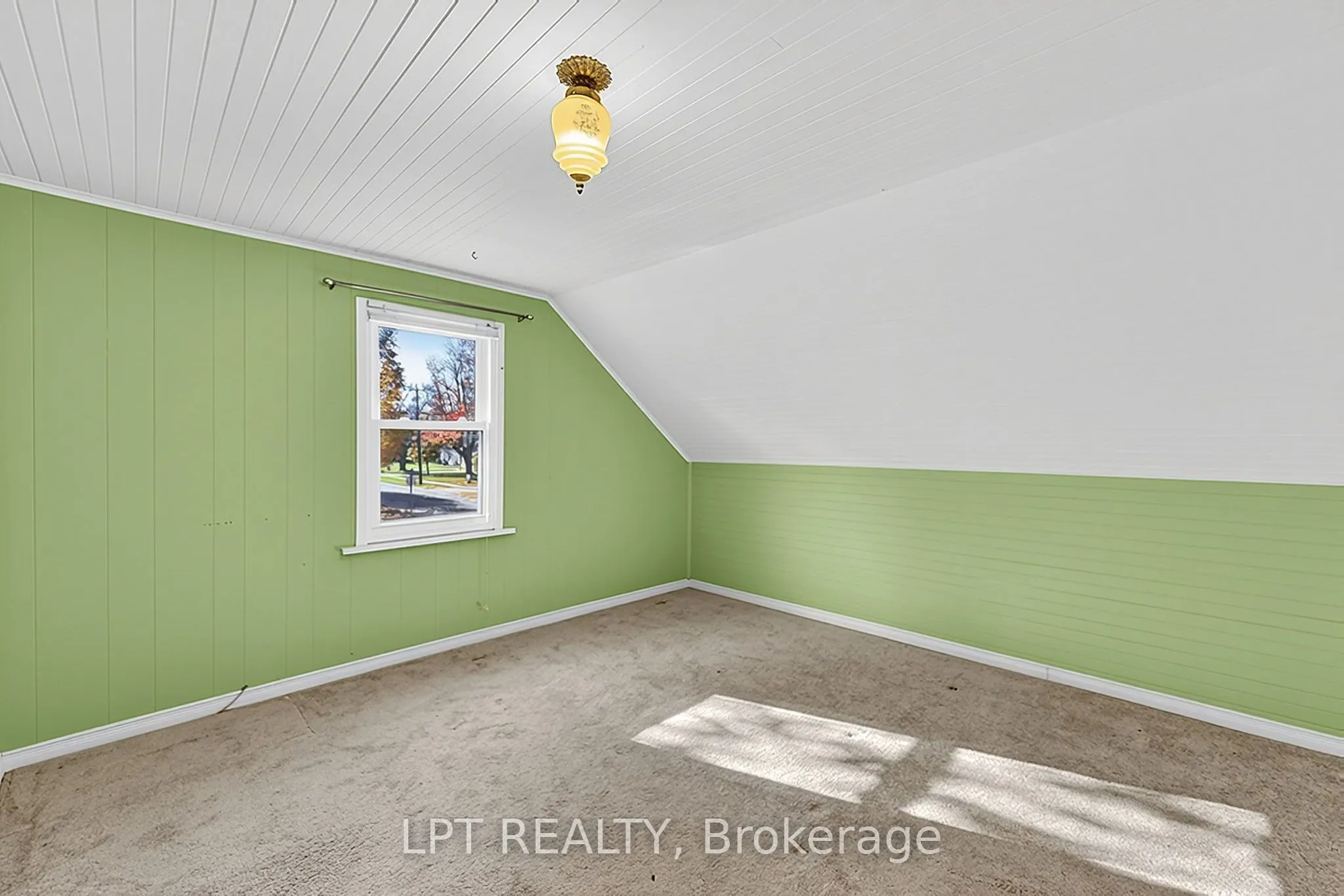 190 Winewood Avenue W