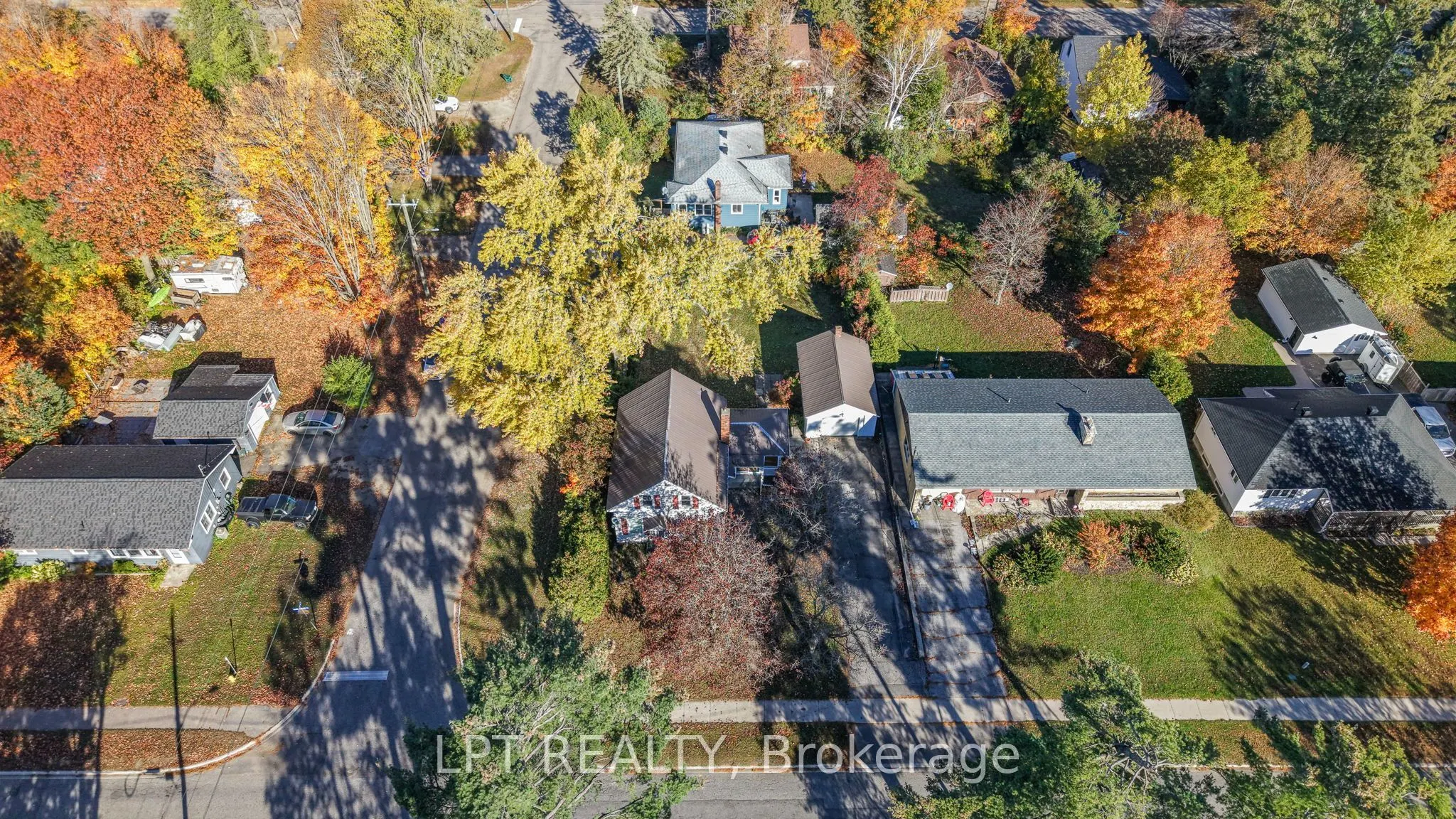 190 Winewood Avenue W