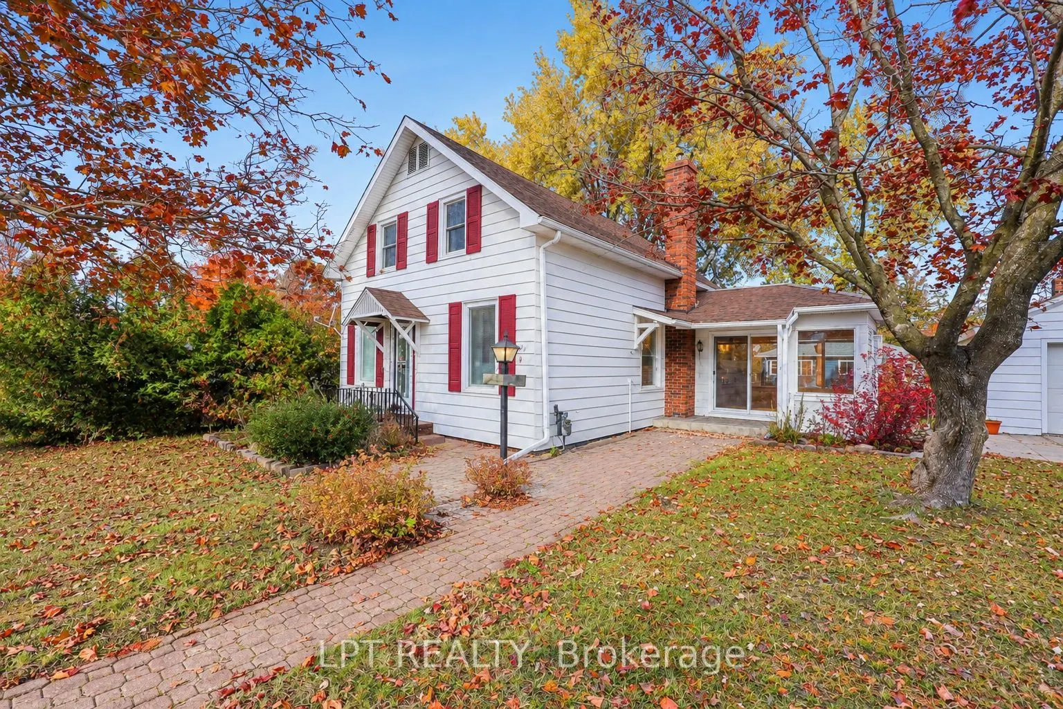 190 Winewood Avenue W