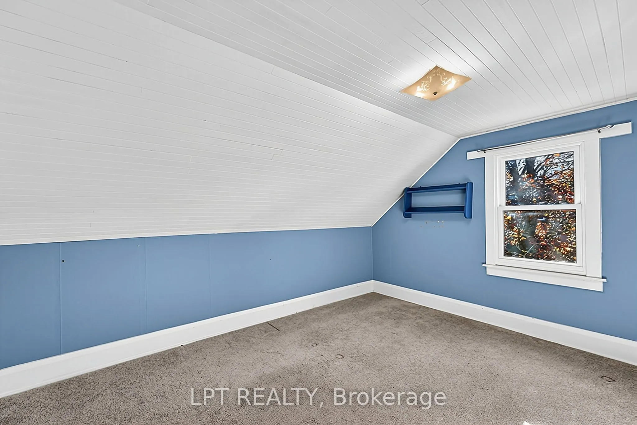 190 Winewood Avenue W