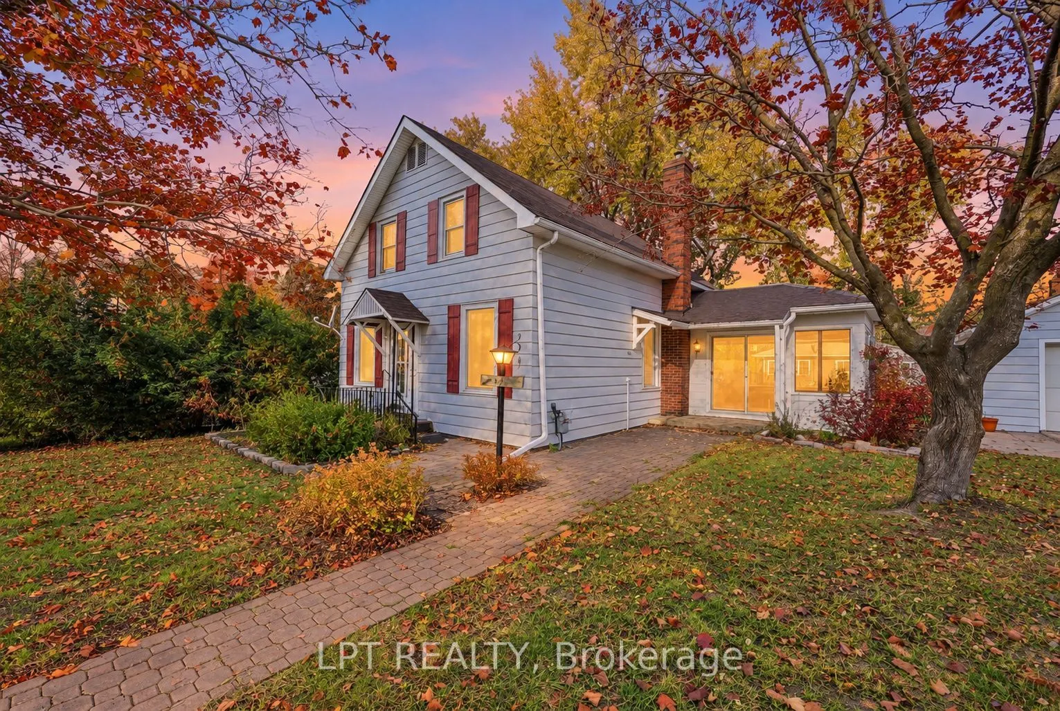 190 Winewood Avenue W