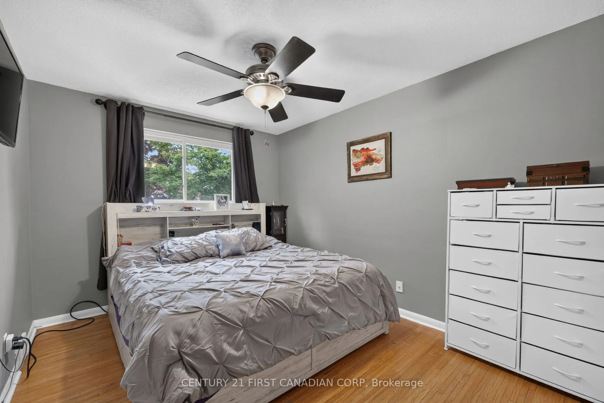 285 Panorama Crescent