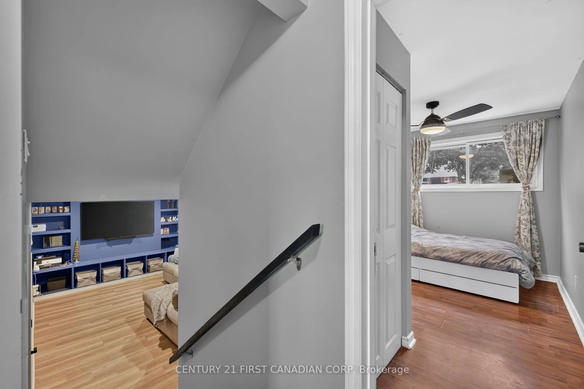 285 Panorama Crescent