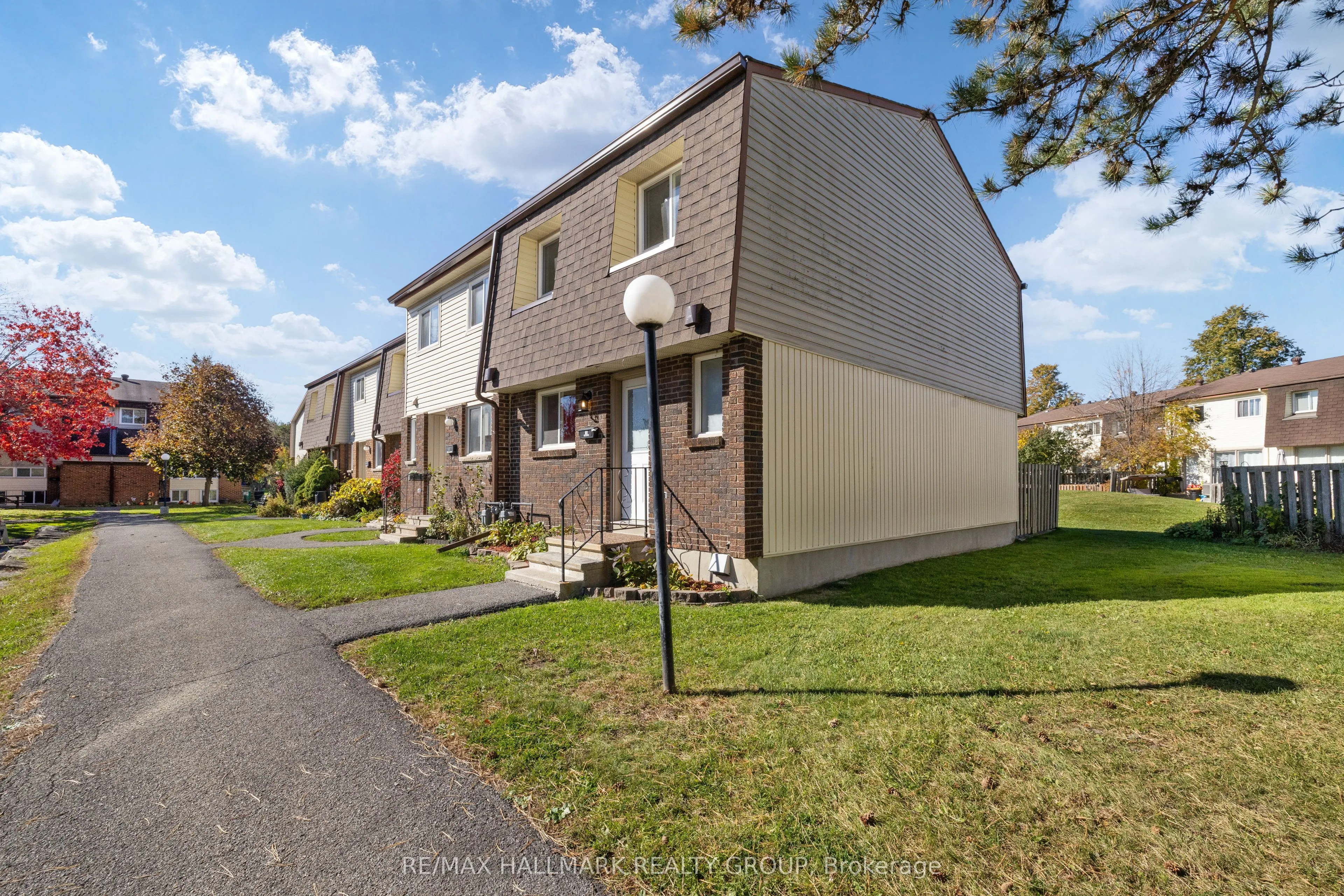 1A Forester Crescent #40