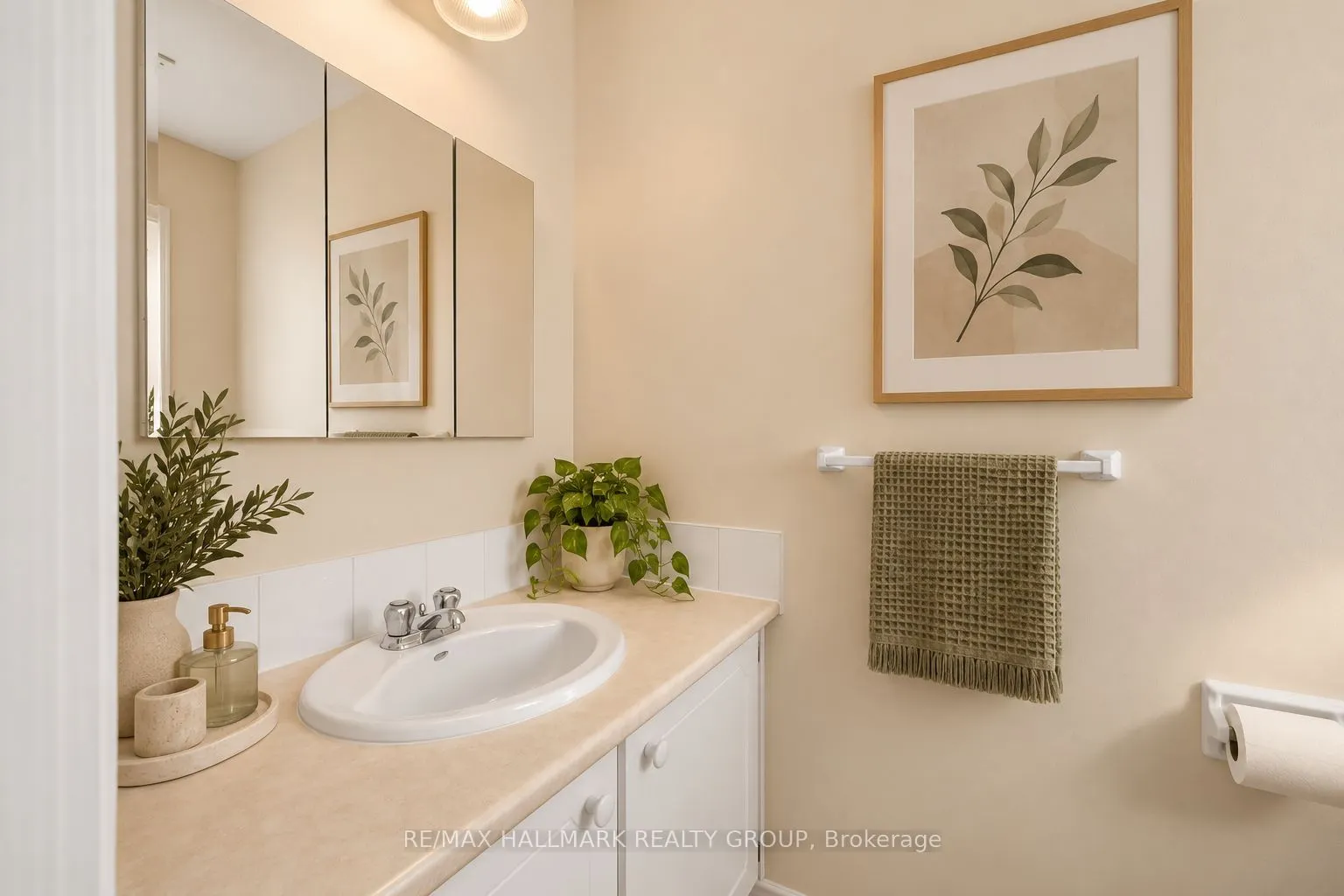1A Forester Crescent #40