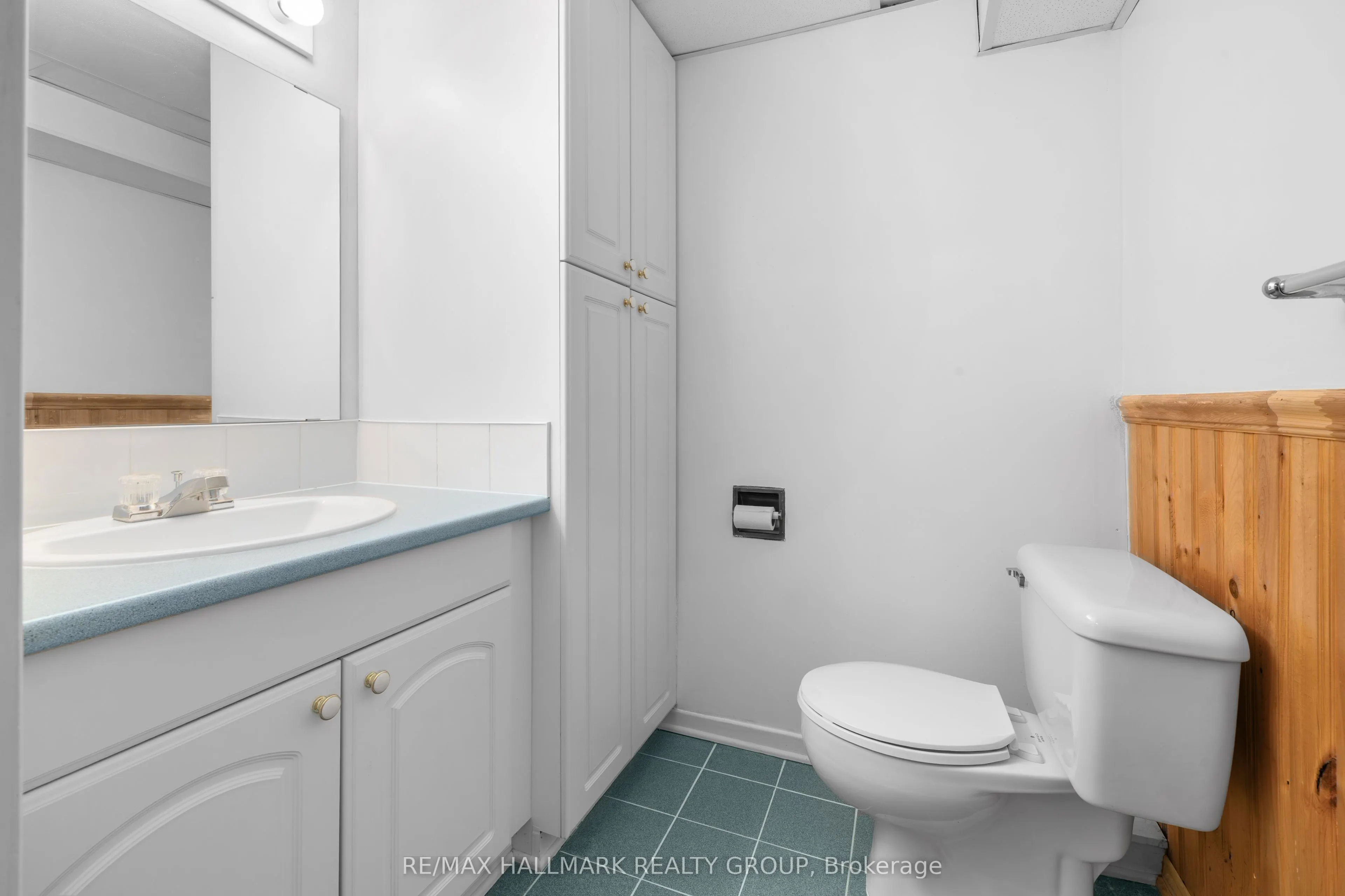 1A Forester Crescent #40