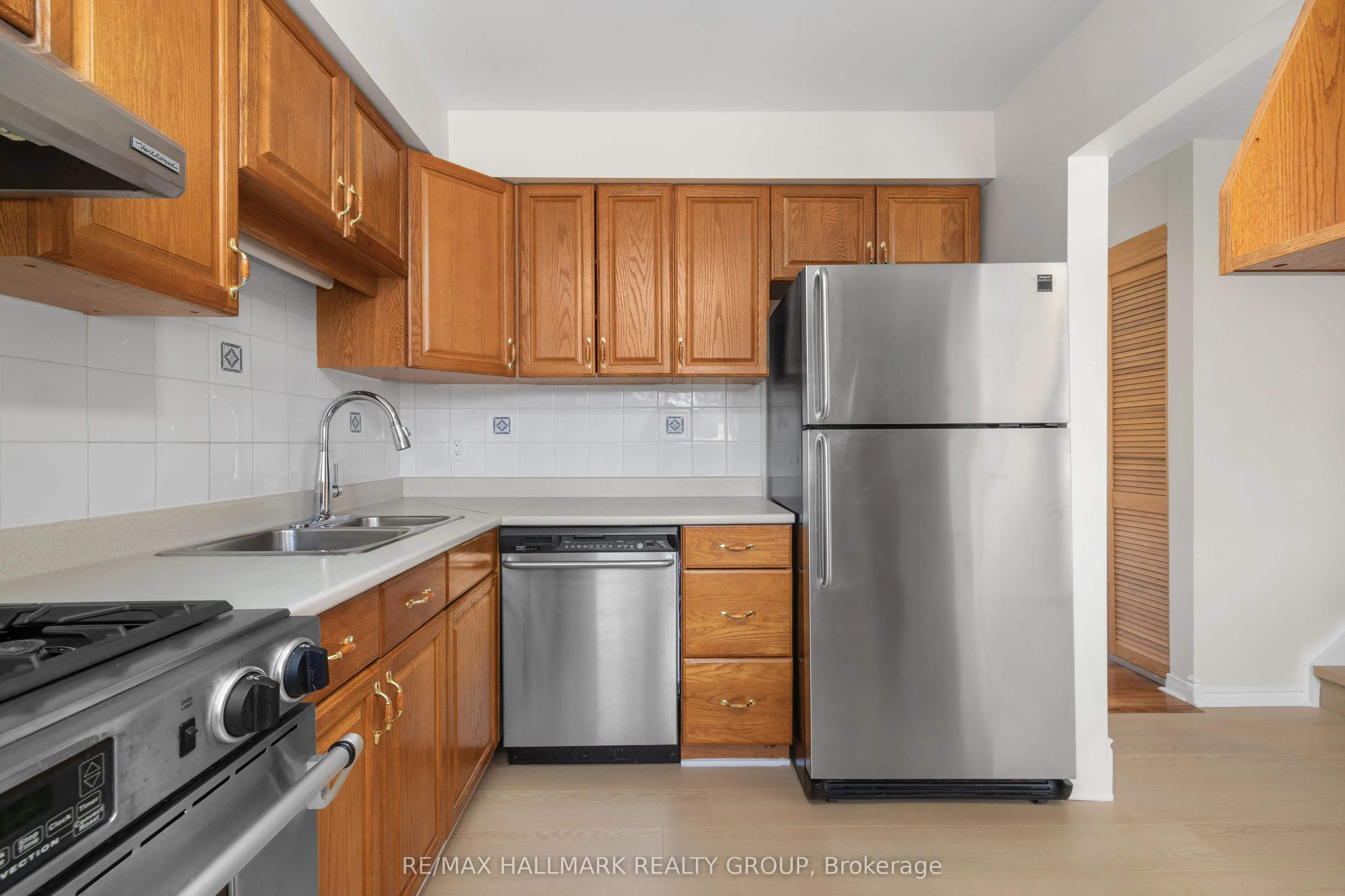 1A Forester Crescent #40