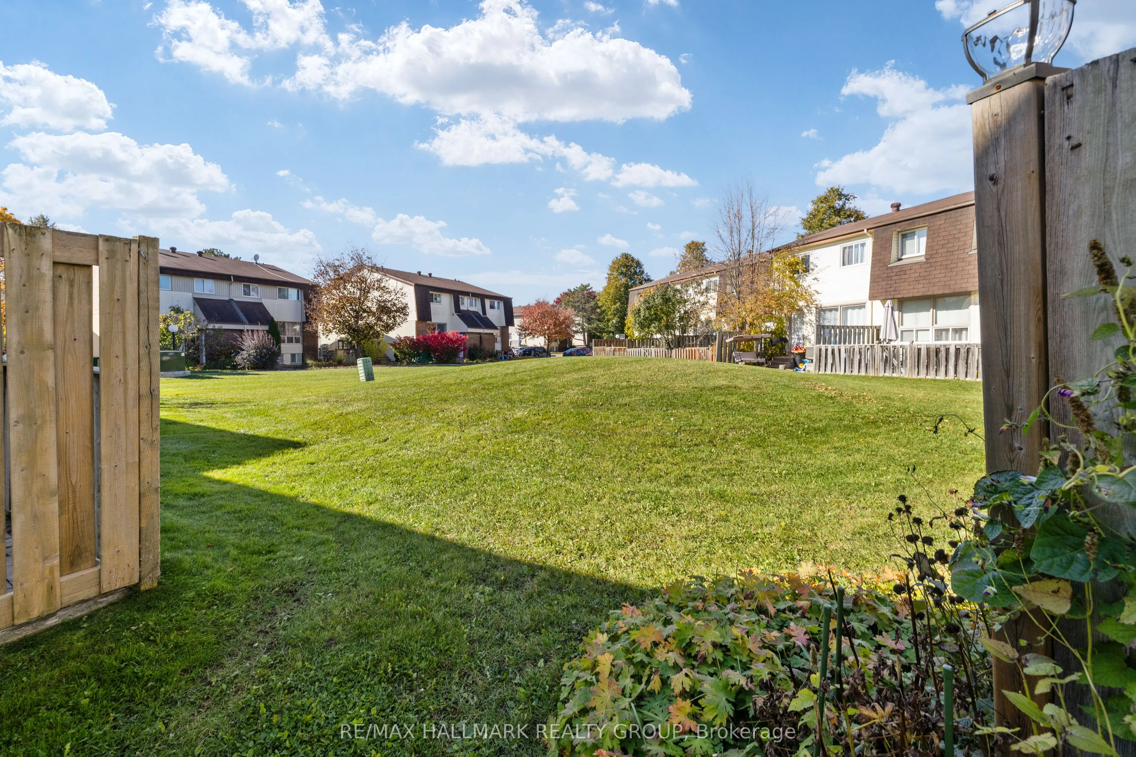 1A Forester Crescent #40