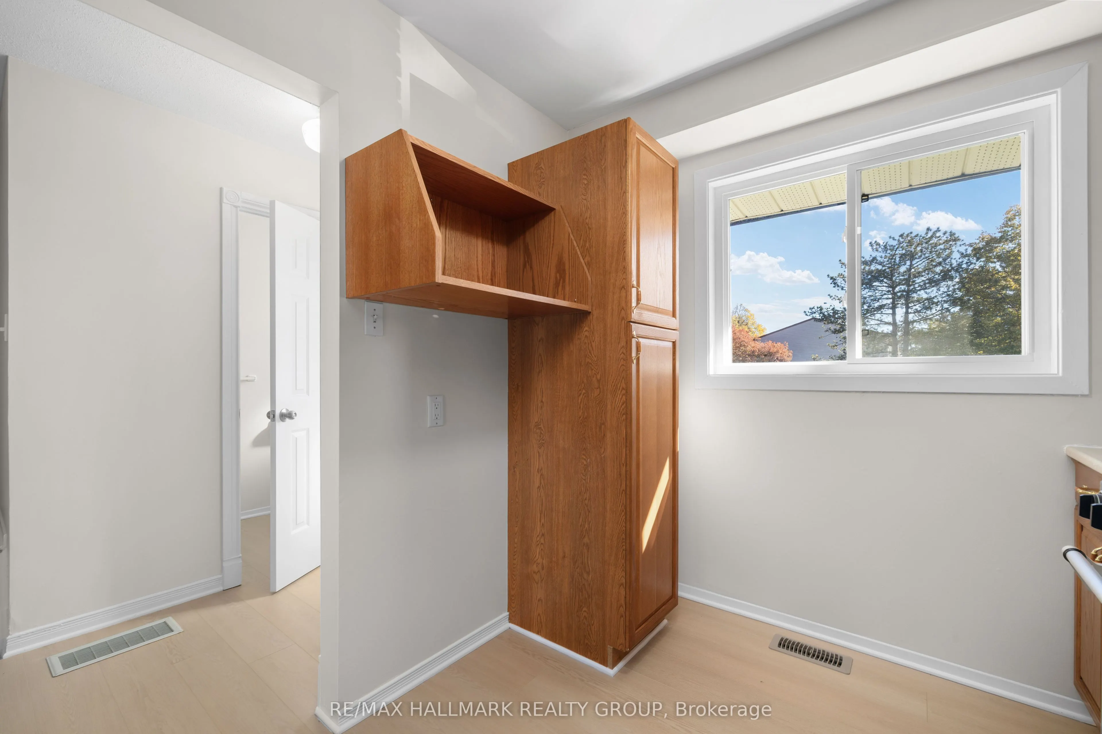 1A Forester Crescent #40