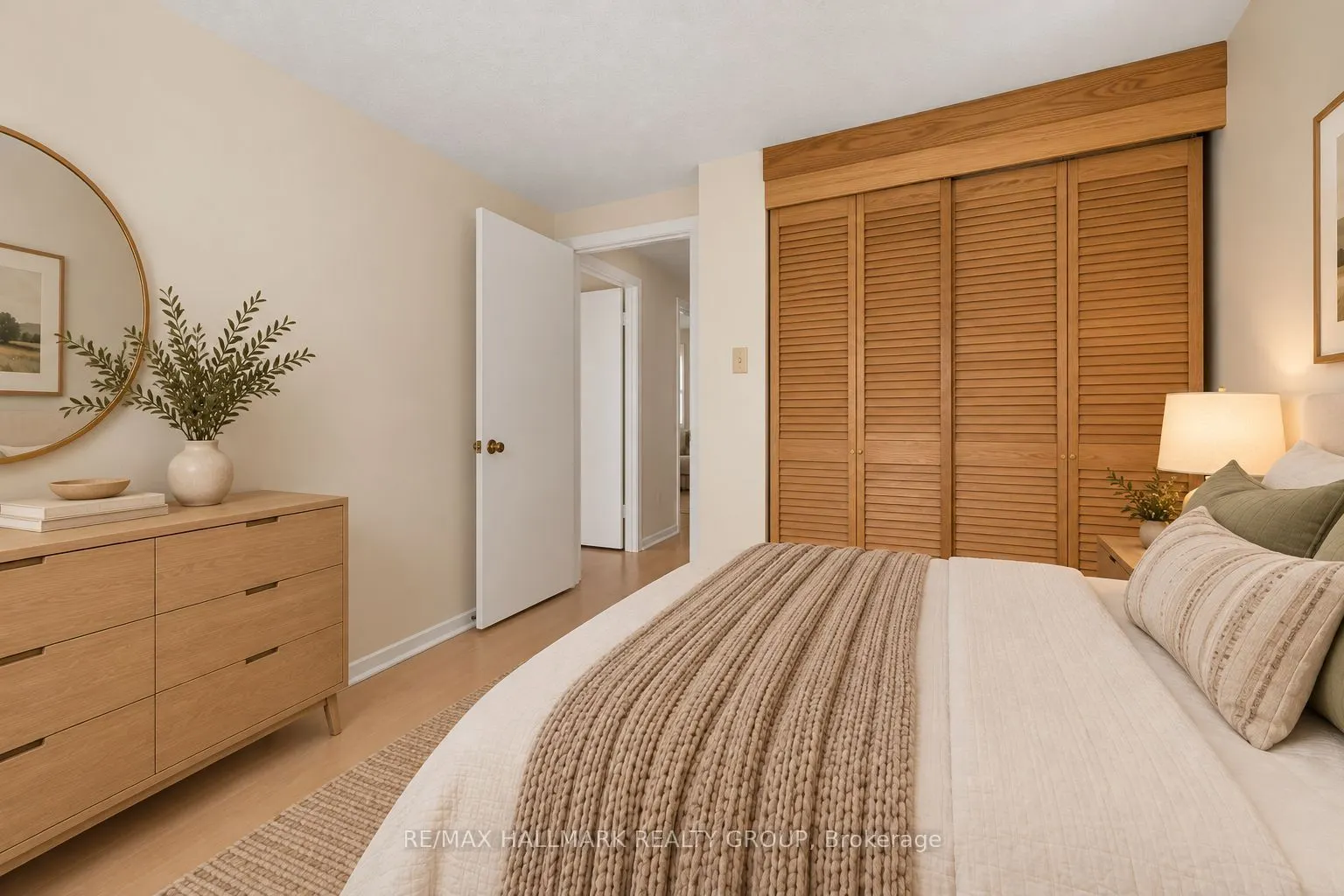1A Forester Crescent #40