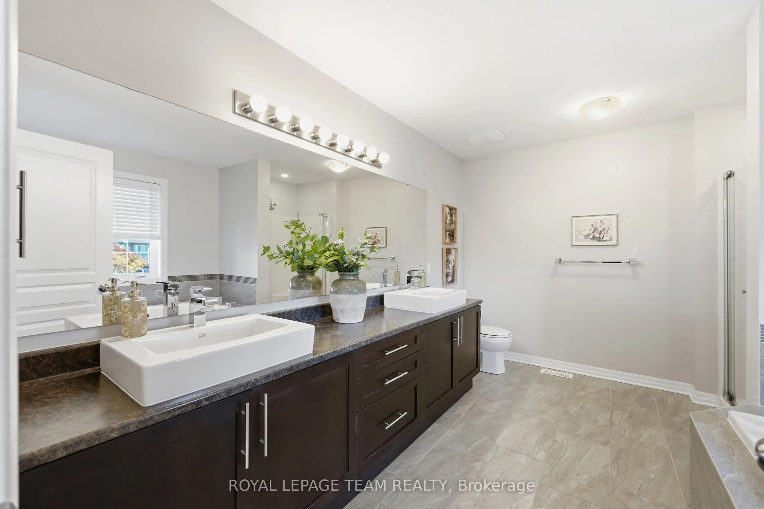 230 Dave Smith Crescent