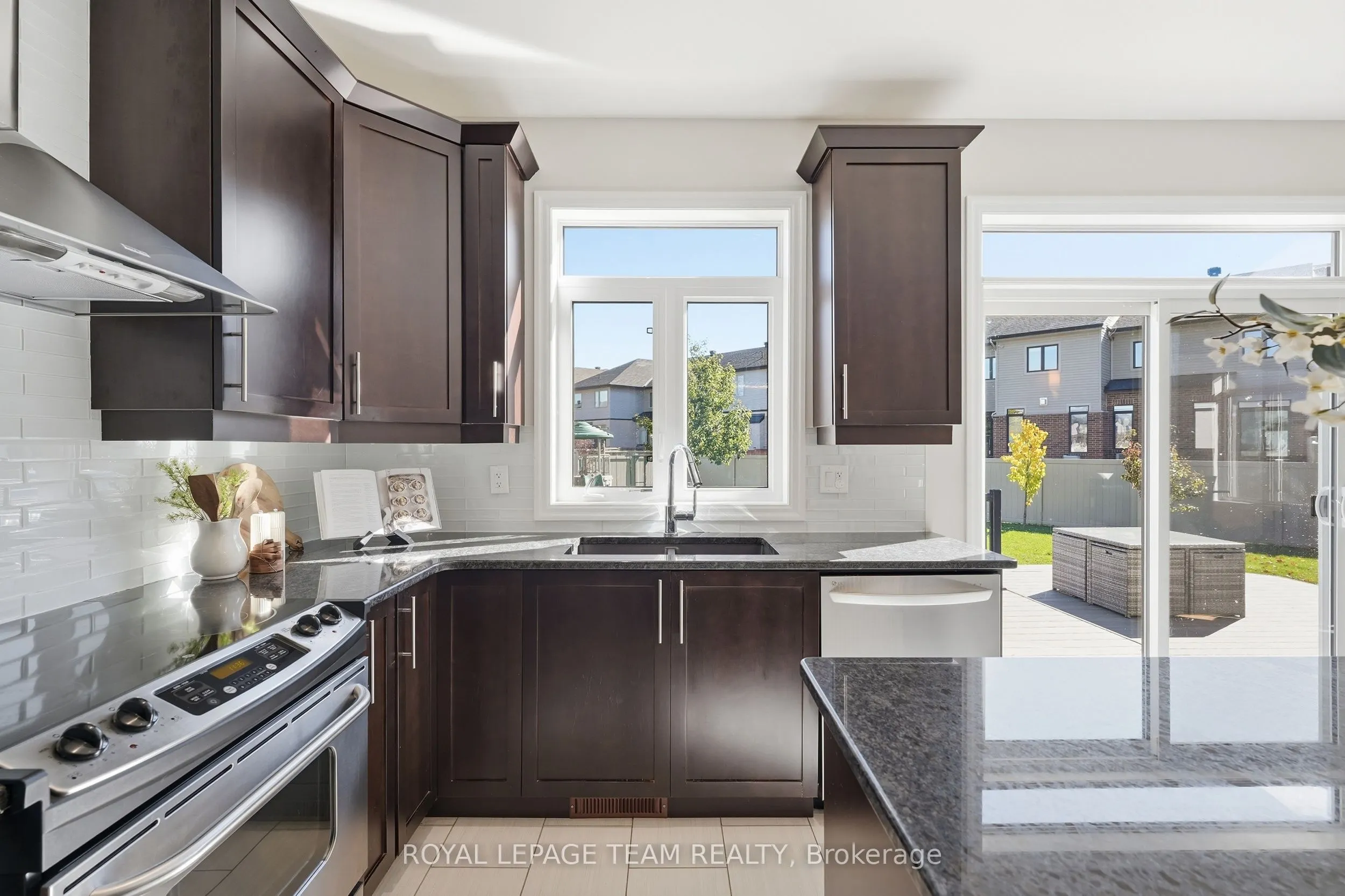 230 Dave Smith Crescent