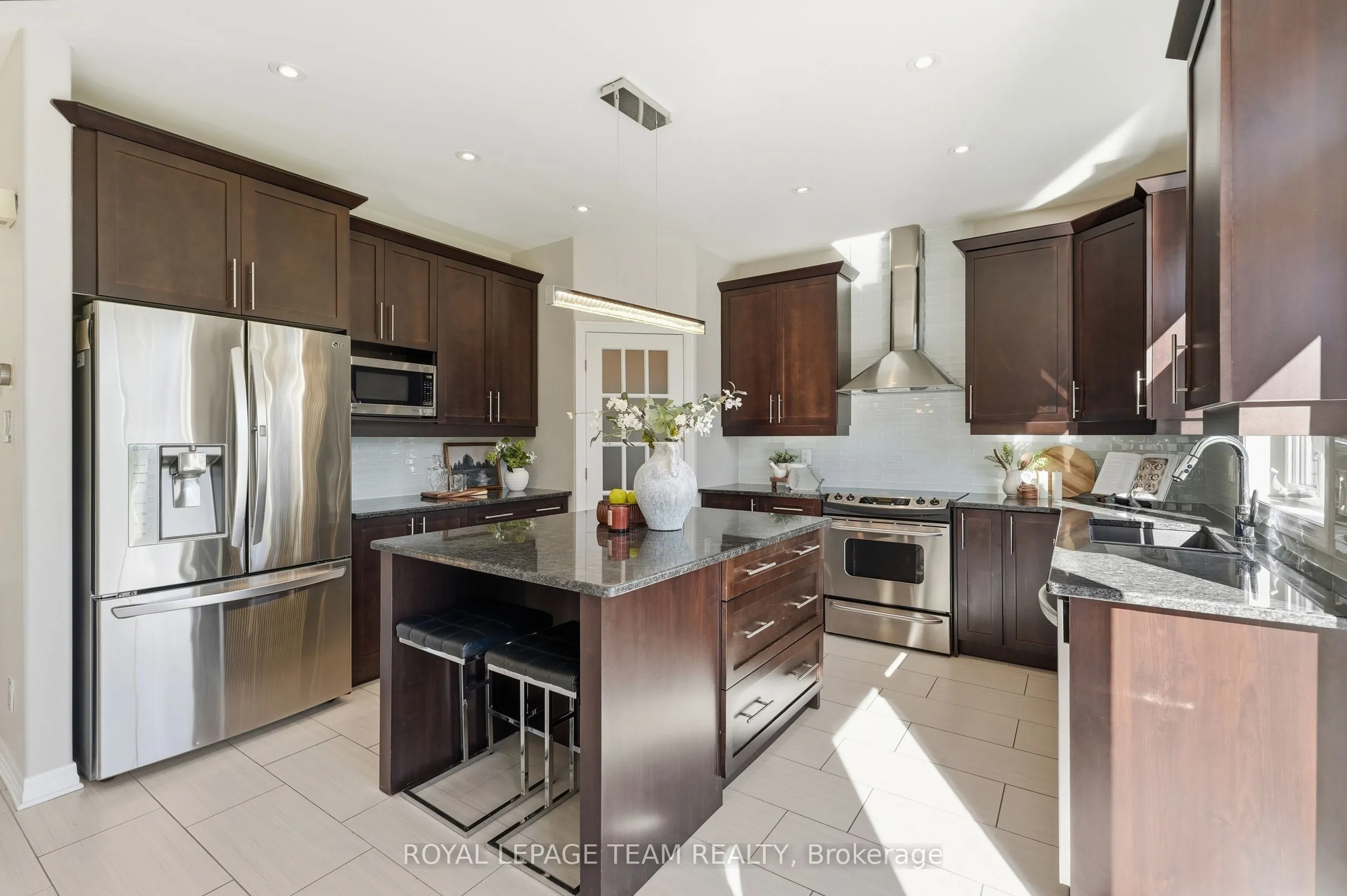 230 Dave Smith Crescent