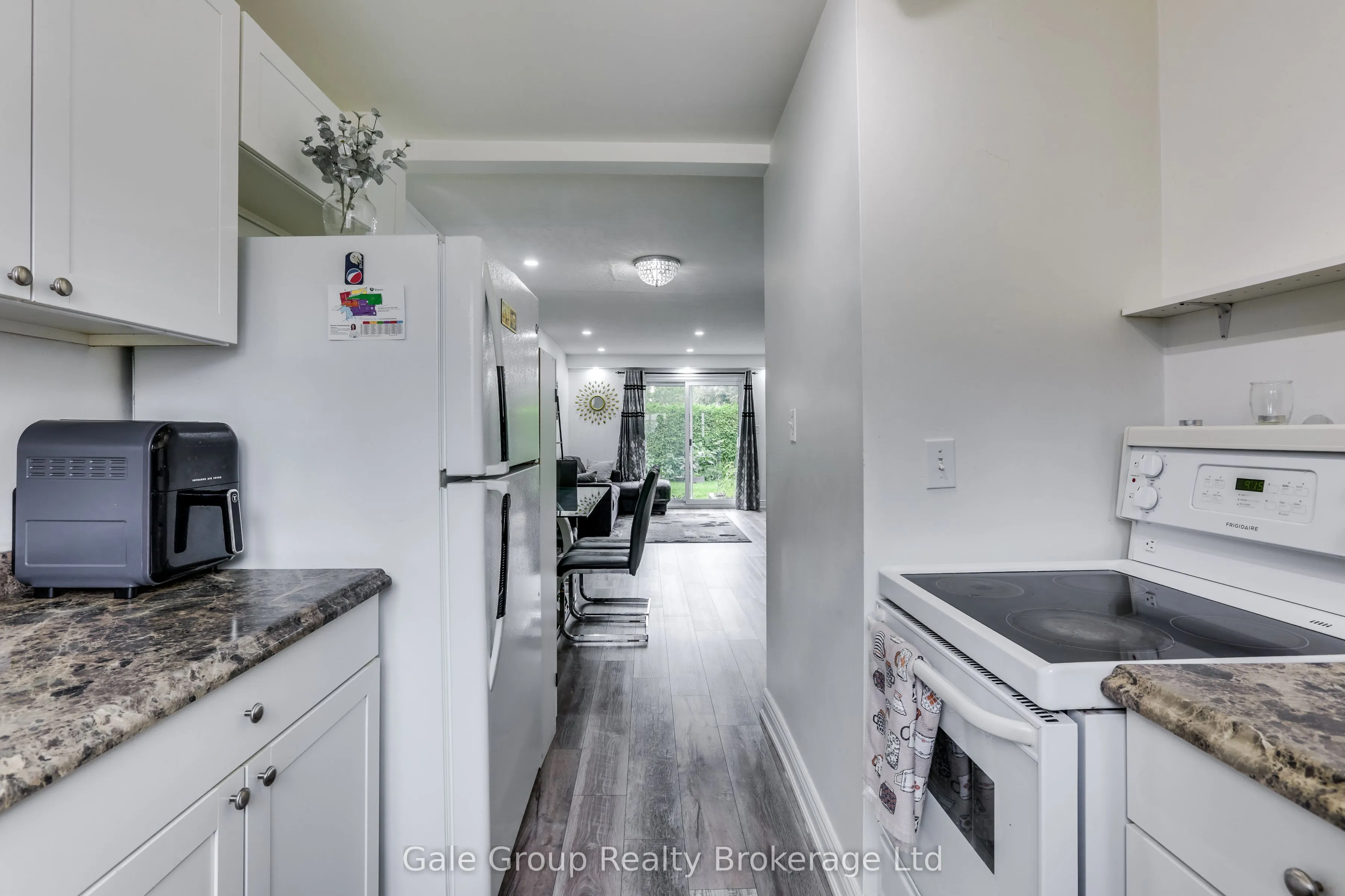 105 Springbank Avenue #9
