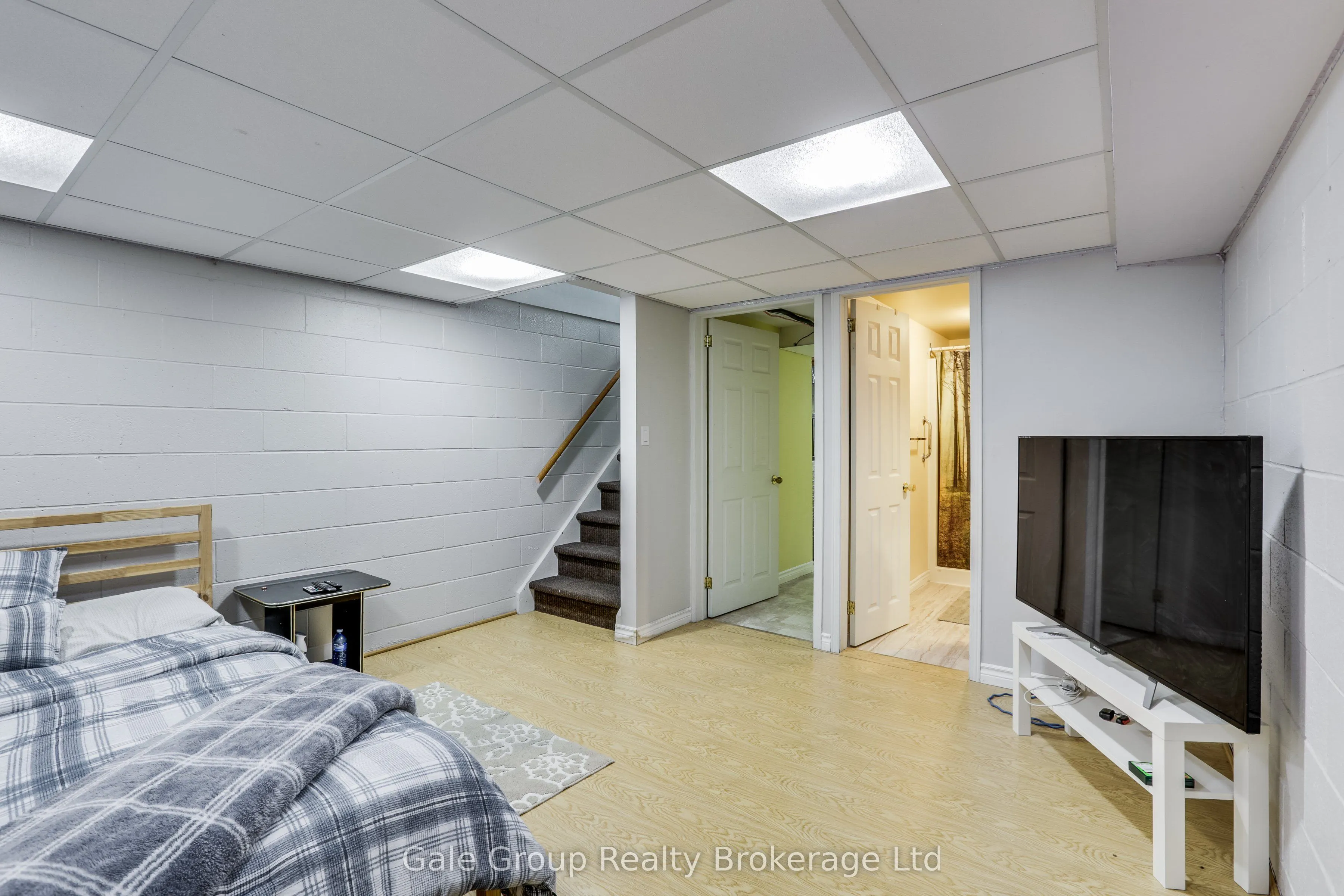 105 Springbank Avenue #9
