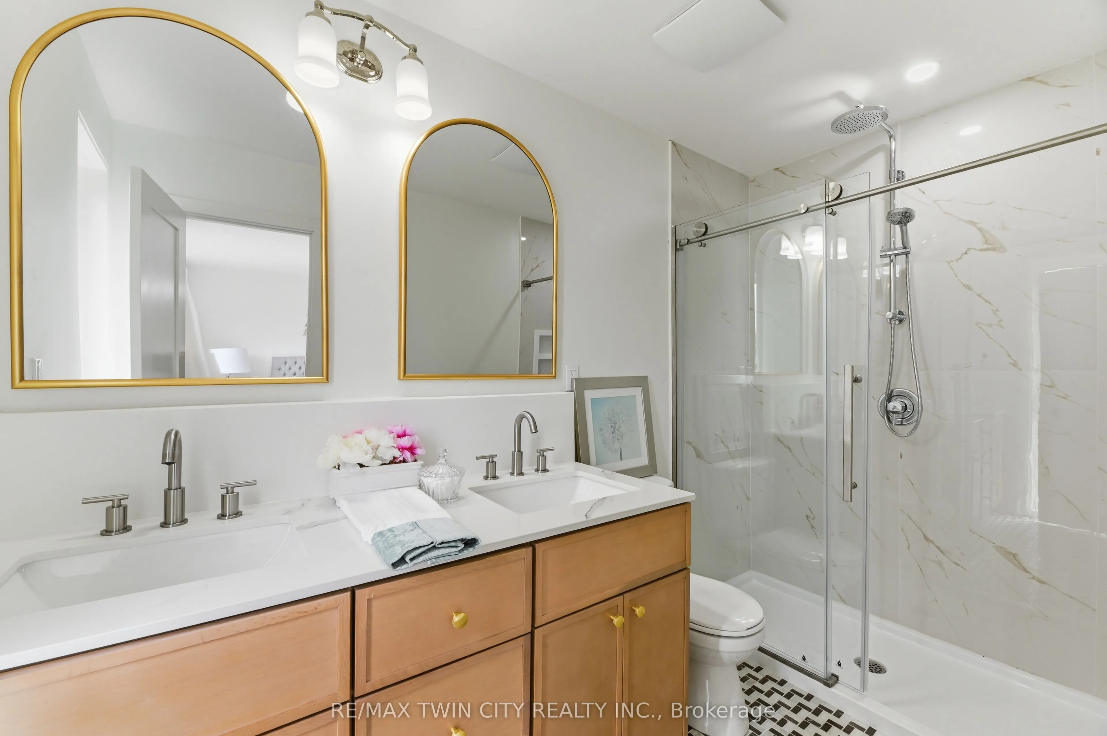 37 Edwin Street #1