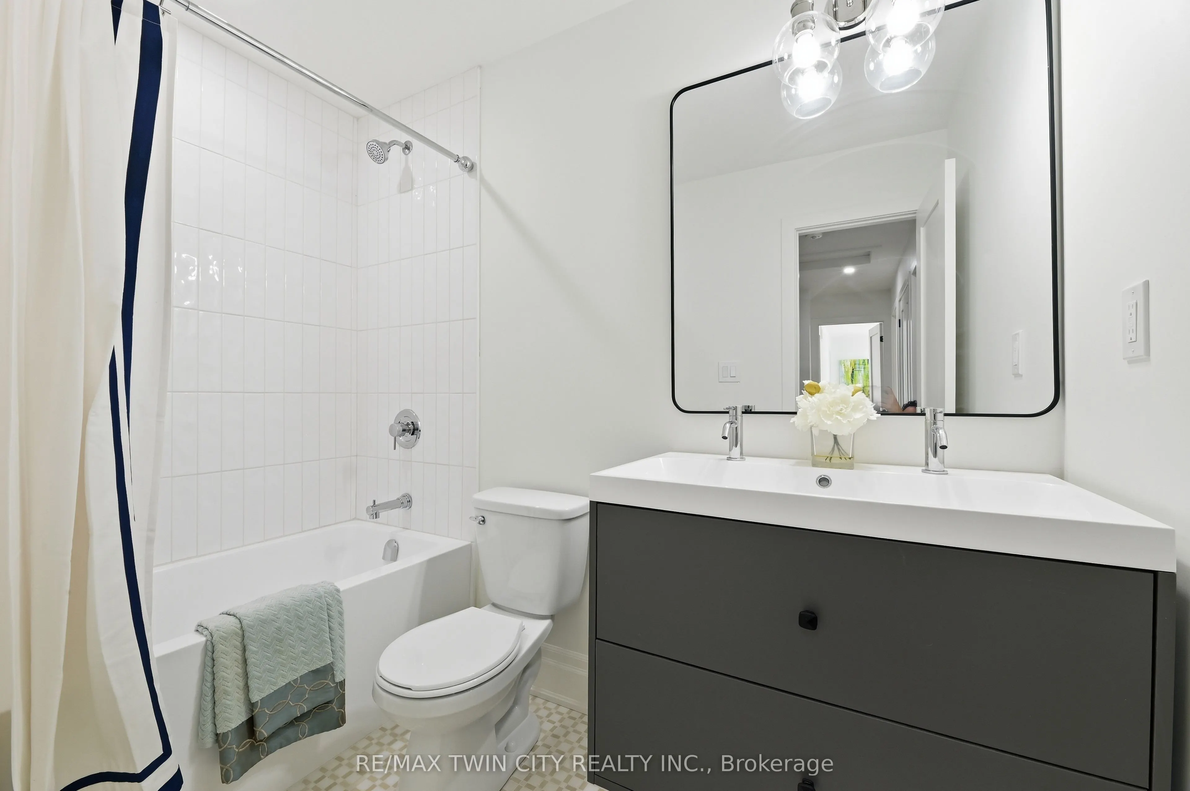 37 Edwin Street #1
