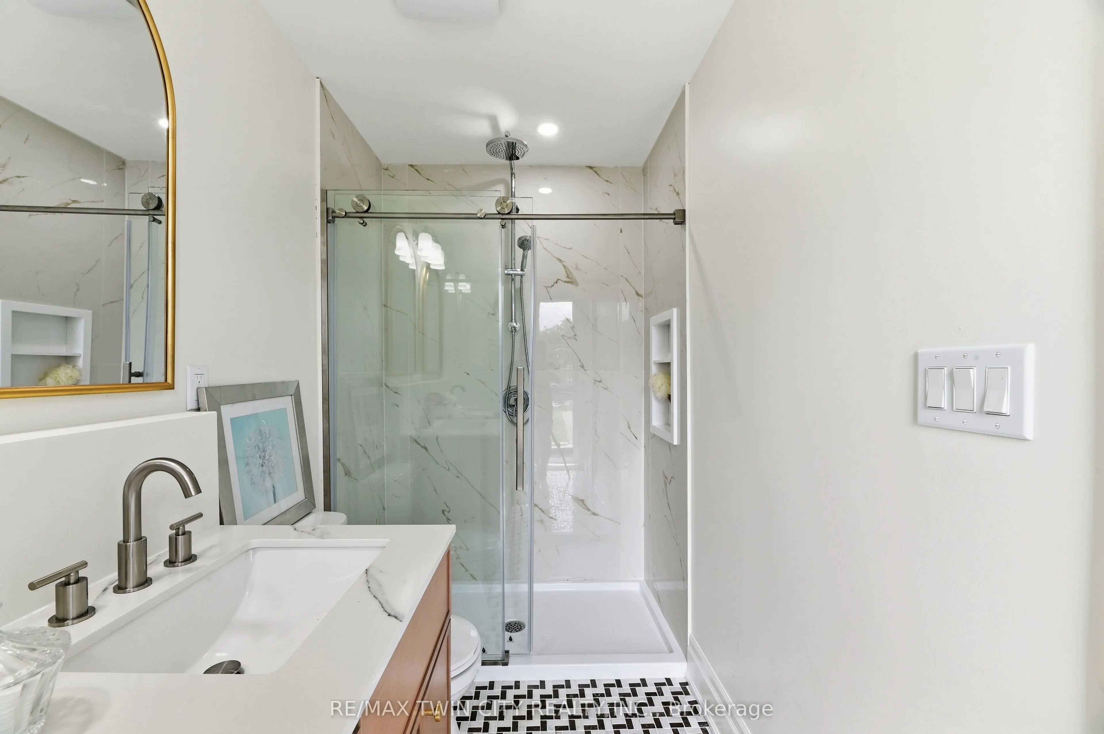 37 Edwin Street #1