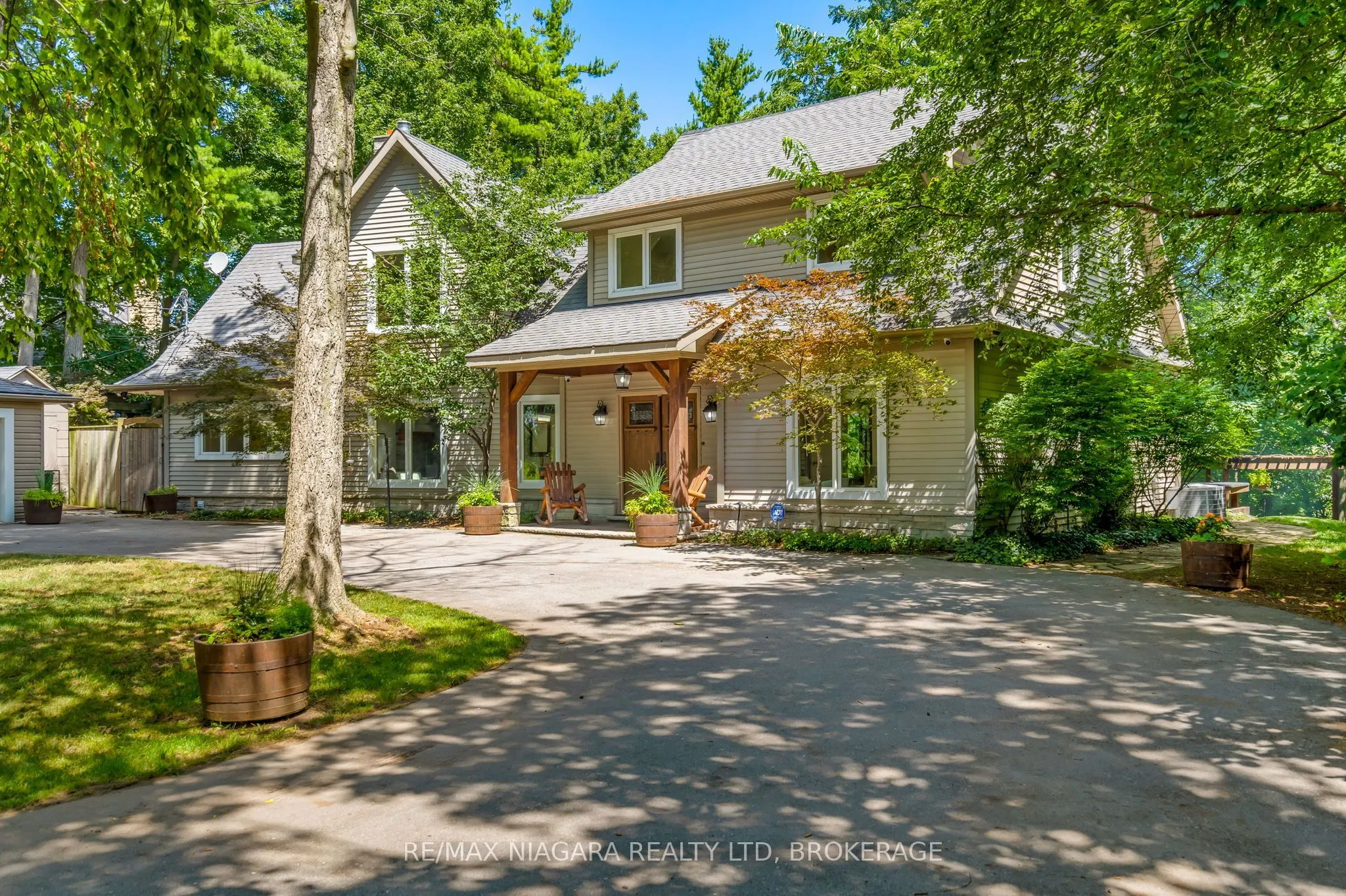 429 Ridge Road E