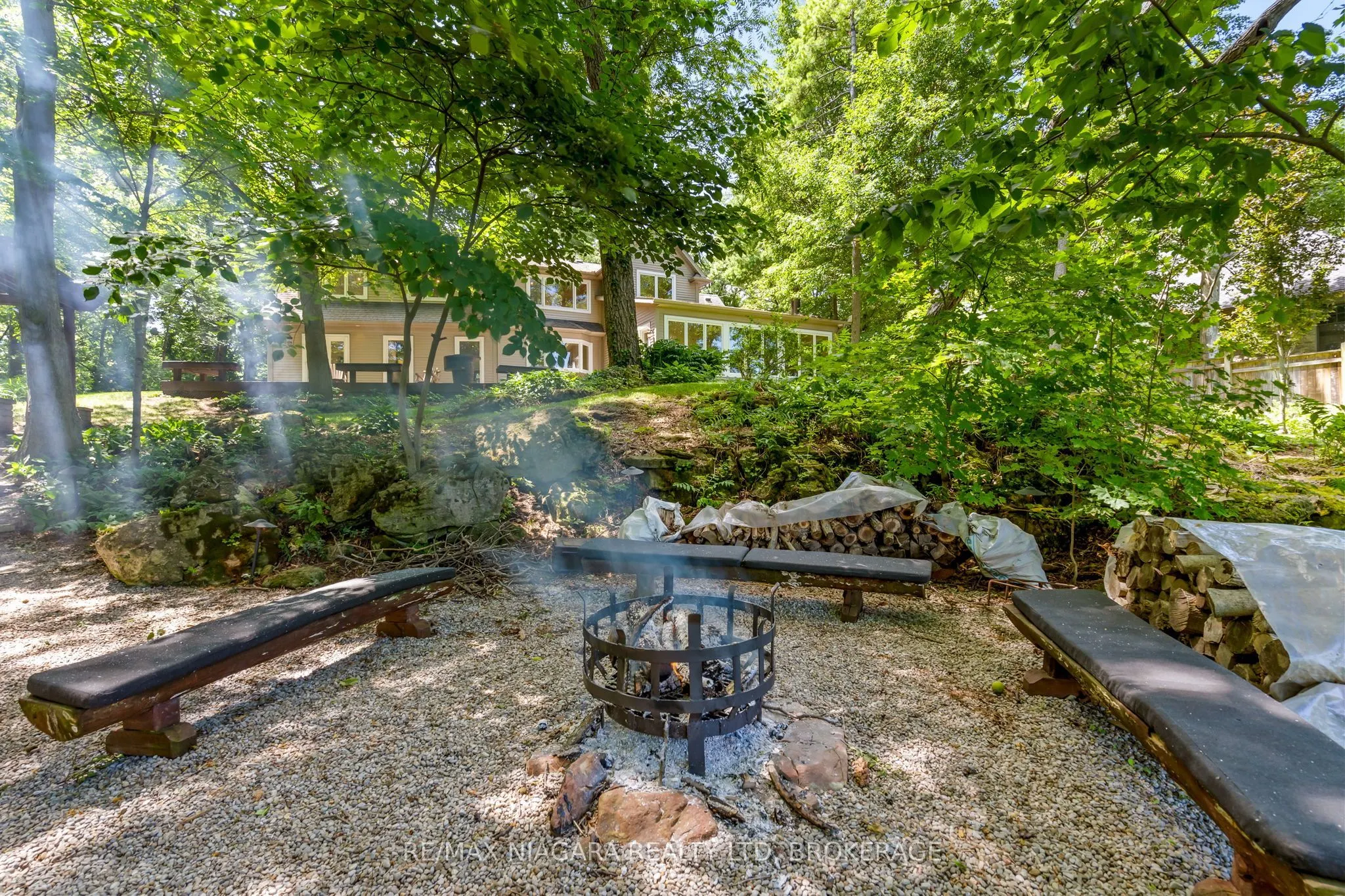 429 Ridge Road E
