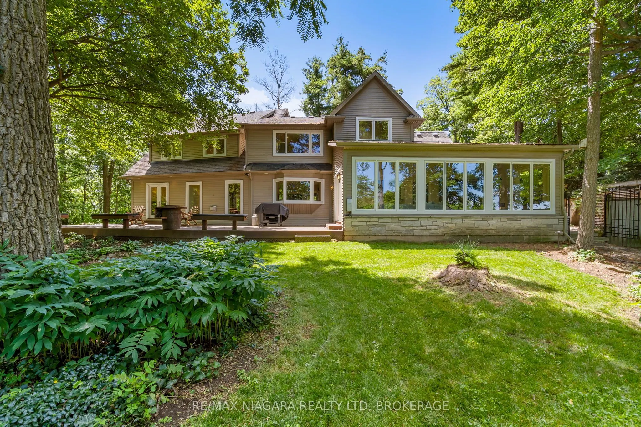 429 Ridge Road E